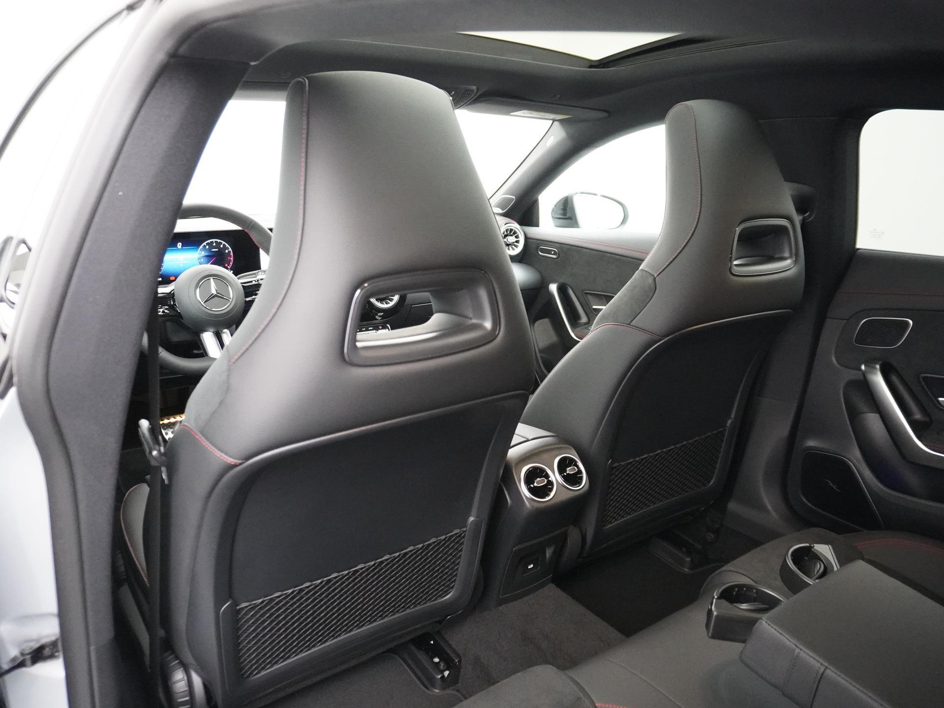 Mercedes-Benz CLA-Klasse Shooting Brake 180 Star Edition AMG Line 21