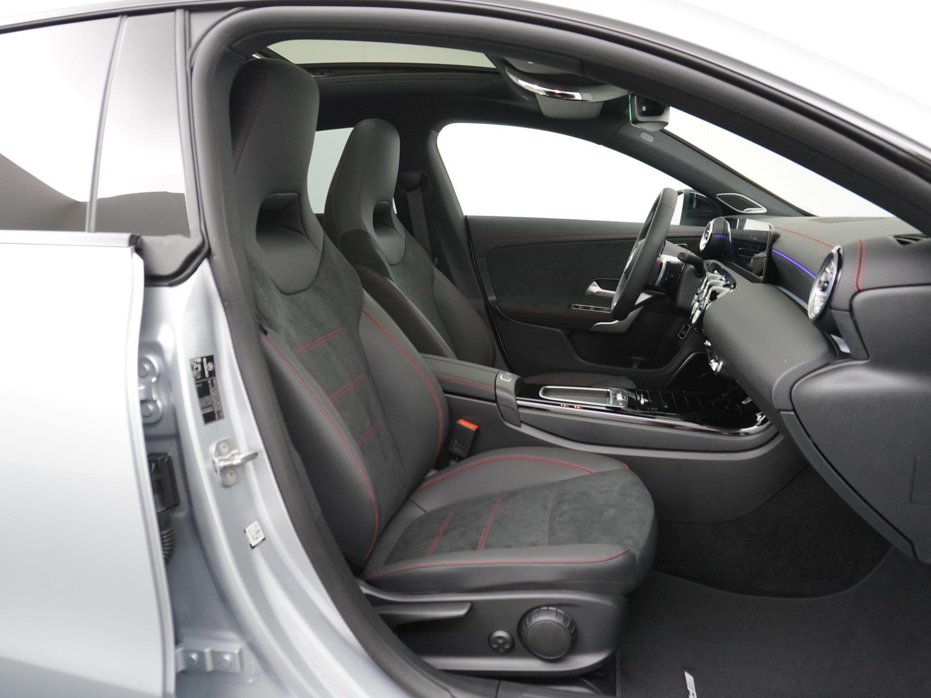 Mercedes-Benz CLA-Klasse Shooting Brake 180 Star Edition AMG Line 50