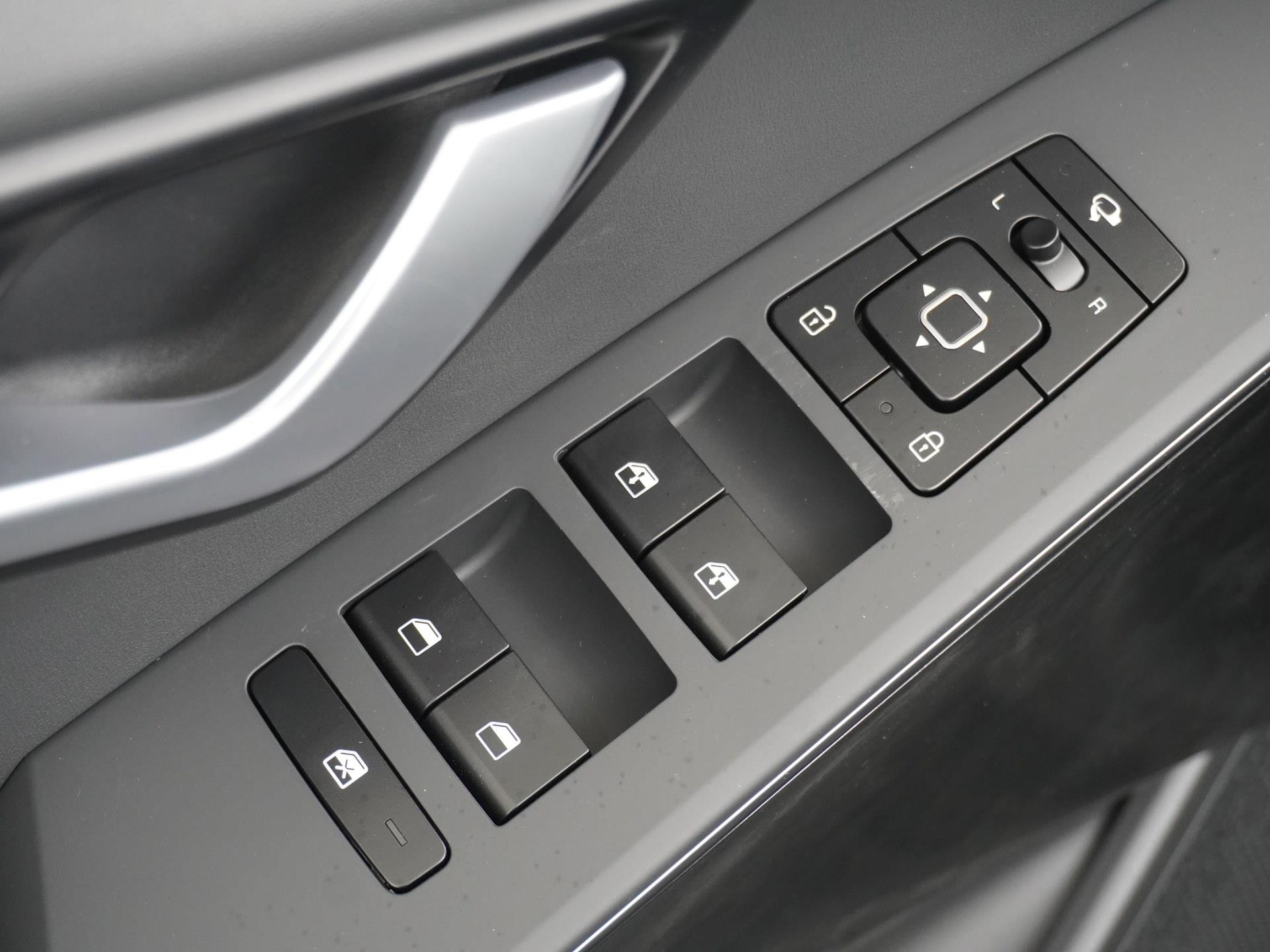 Kia Niro EV 64.8 kWh 12