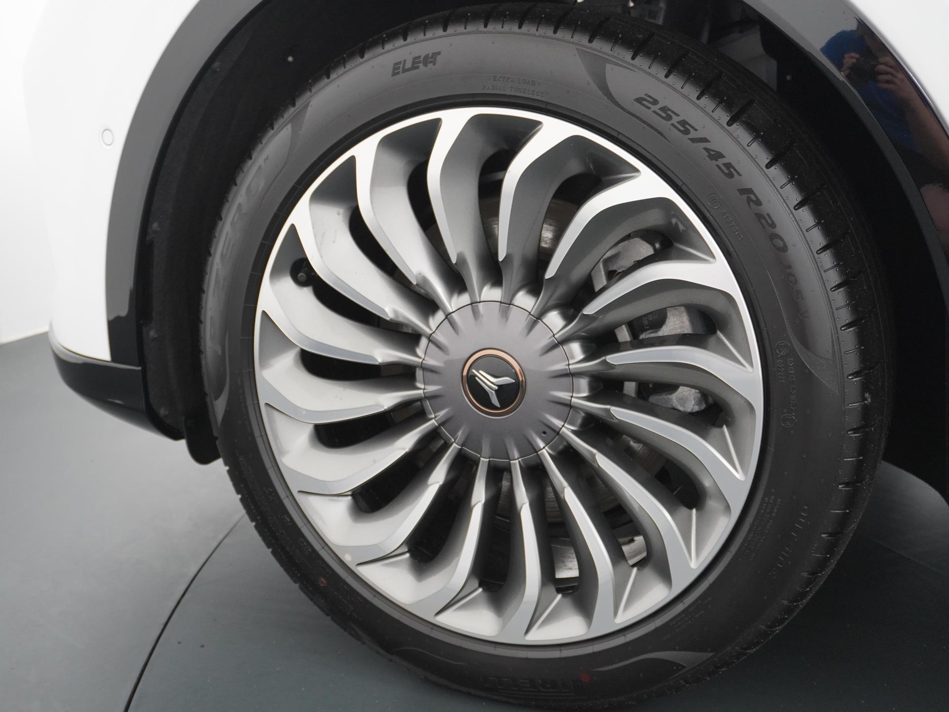 VOYAH Free 4WD 106 kWh Accu 14