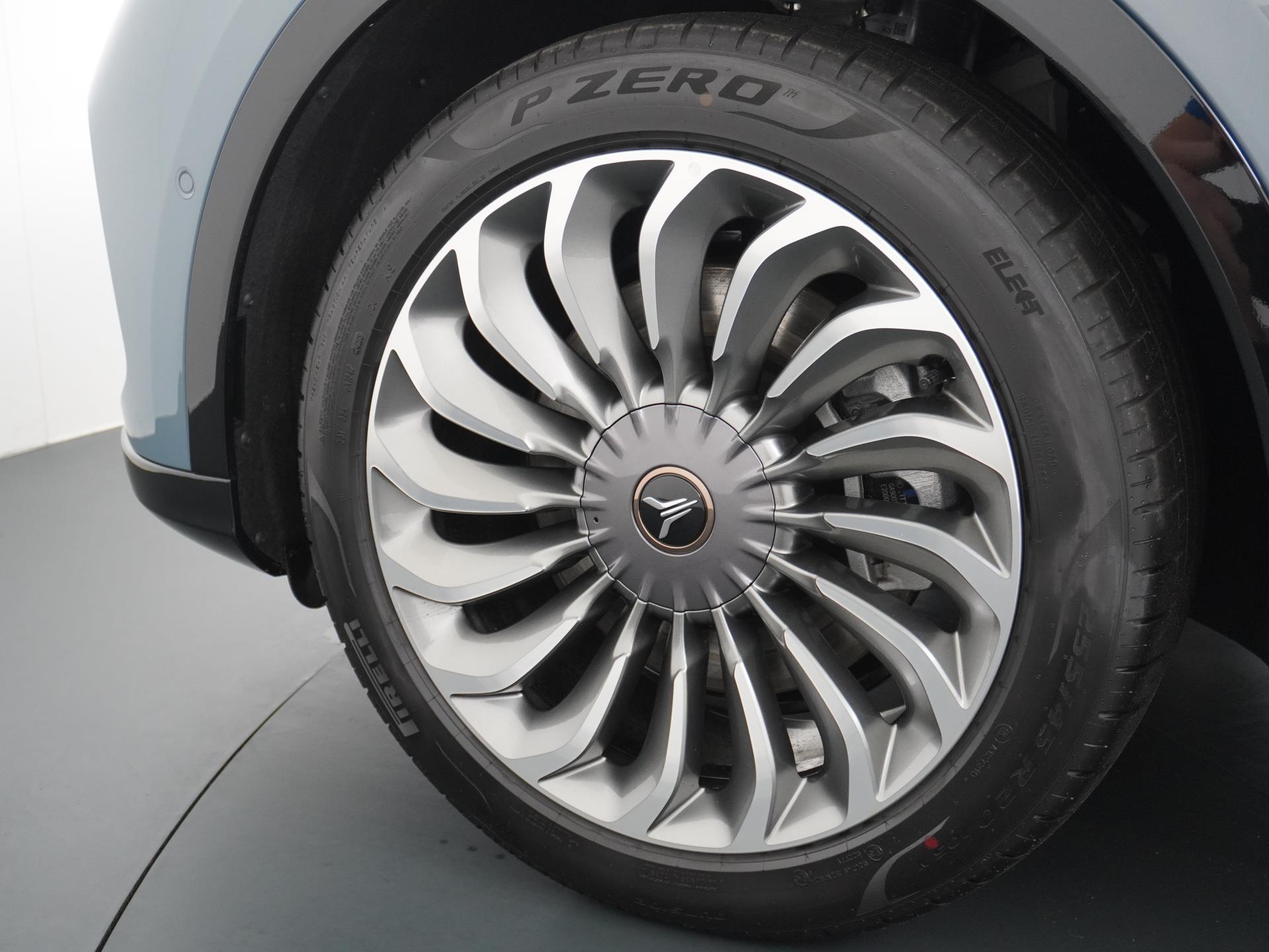 VOYAH Free 4WD 106 kWh Accu 14