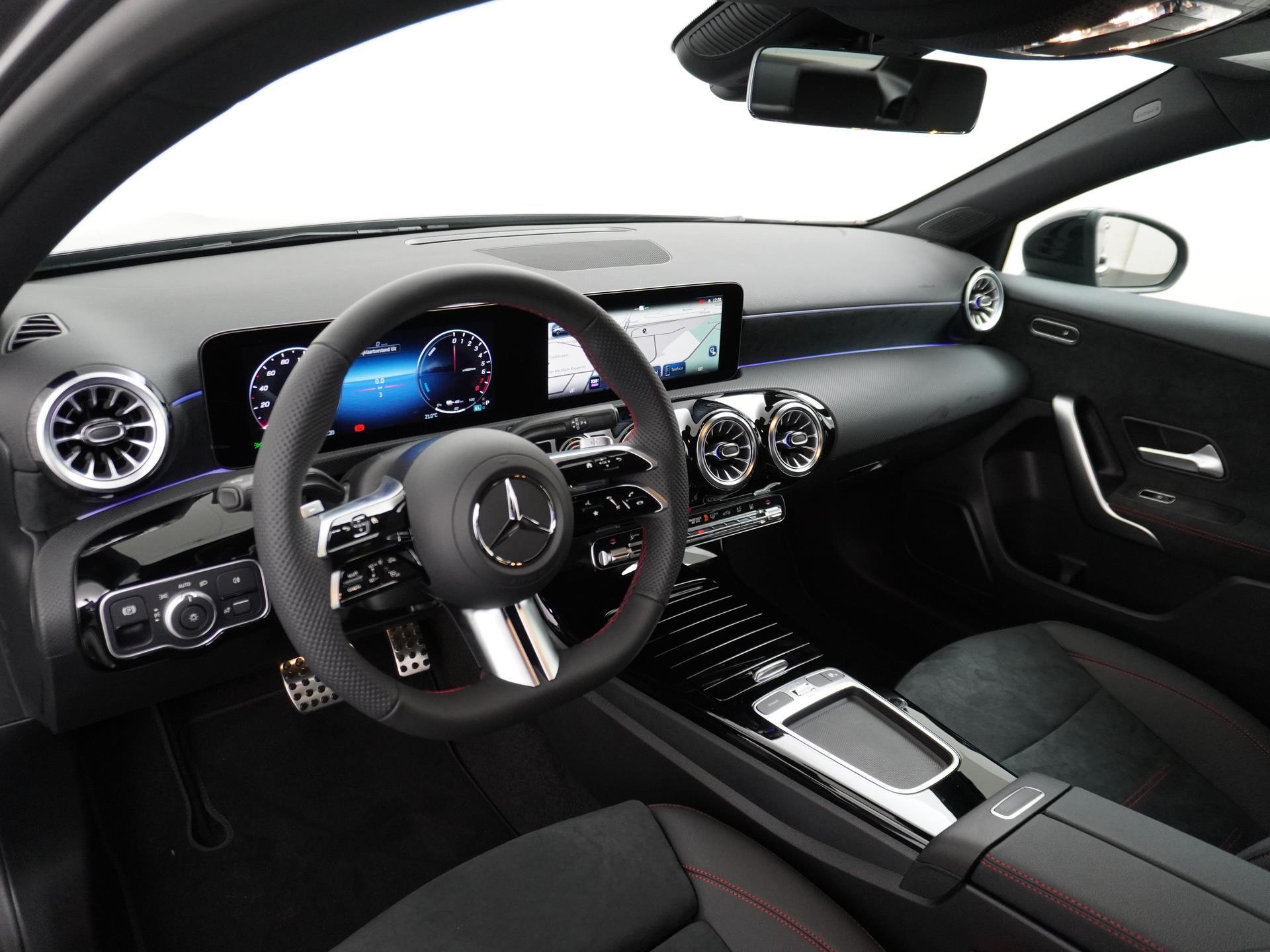 Mercedes-Benz A-Klasse 250 e Star Edition AMG Line 1