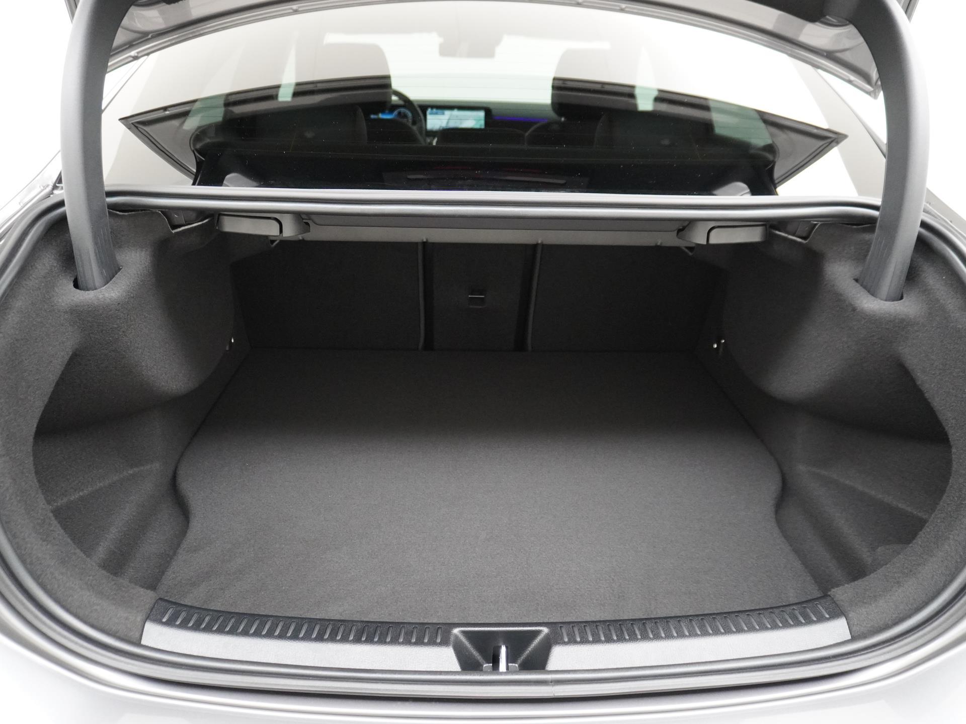 Mercedes-Benz A-Klasse 250 e Star Edition AMG Line 17