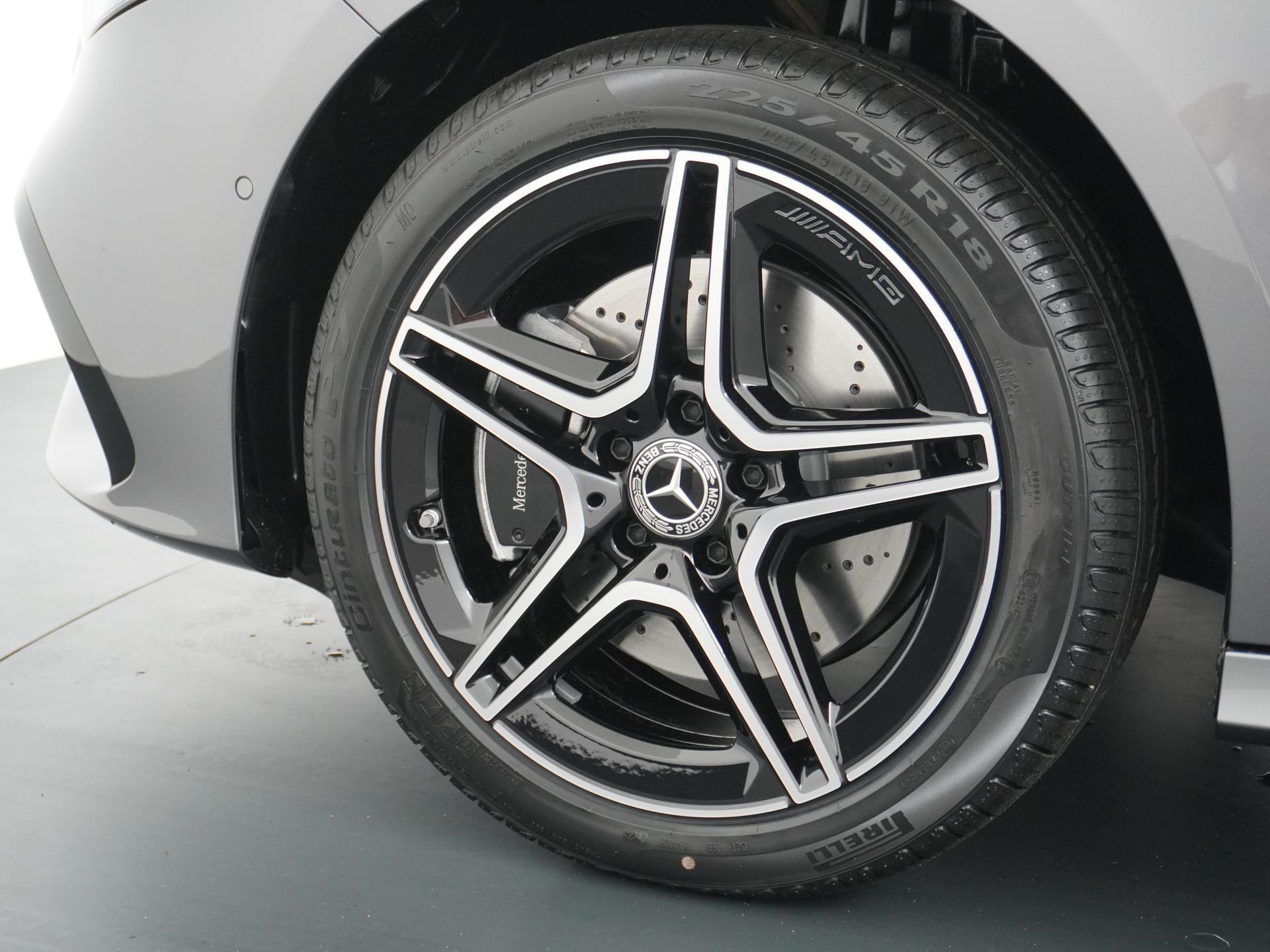 Mercedes-Benz A-Klasse 250 e Star Edition AMG Line 18