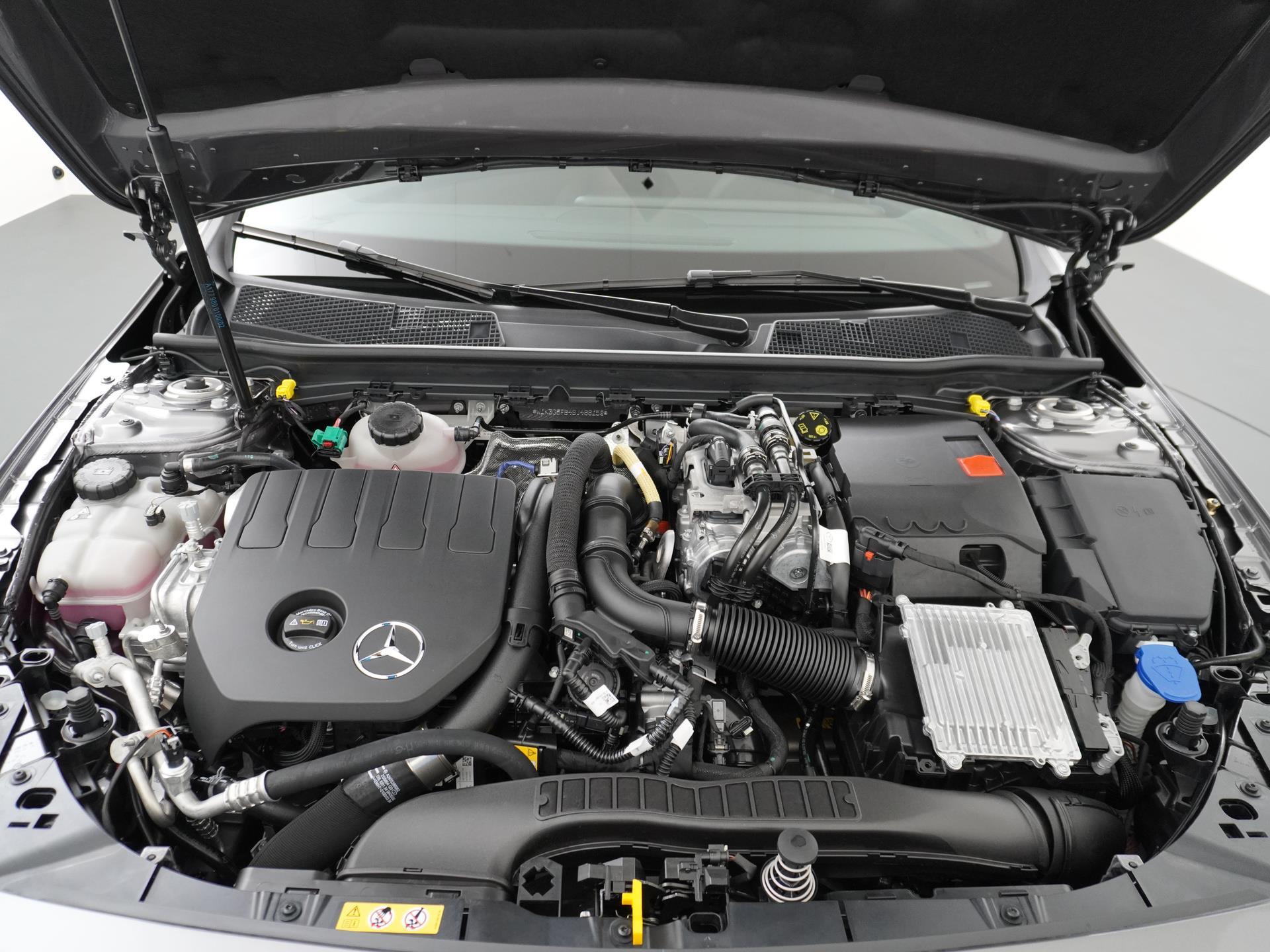 Mercedes-Benz A-Klasse 250 e Star Edition AMG Line 20