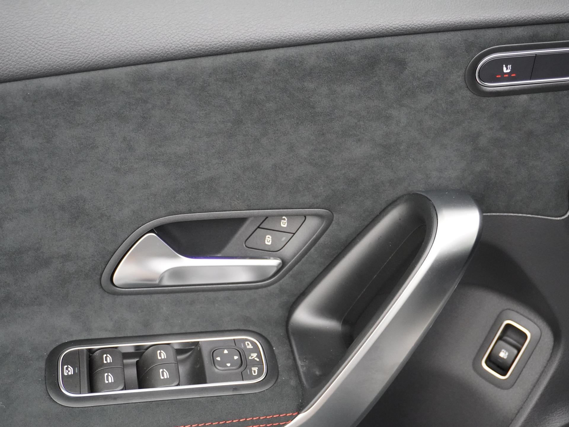 Mercedes-Benz A-Klasse 250 e Star Edition AMG Line 3