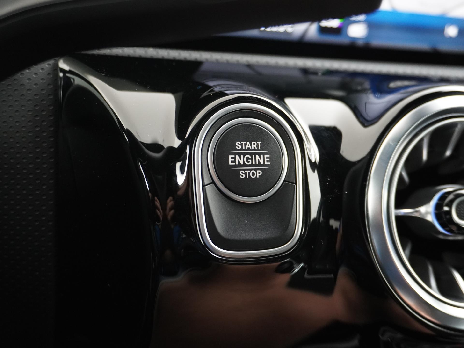 Mercedes-Benz A-Klasse 250 e Star Edition AMG Line 30