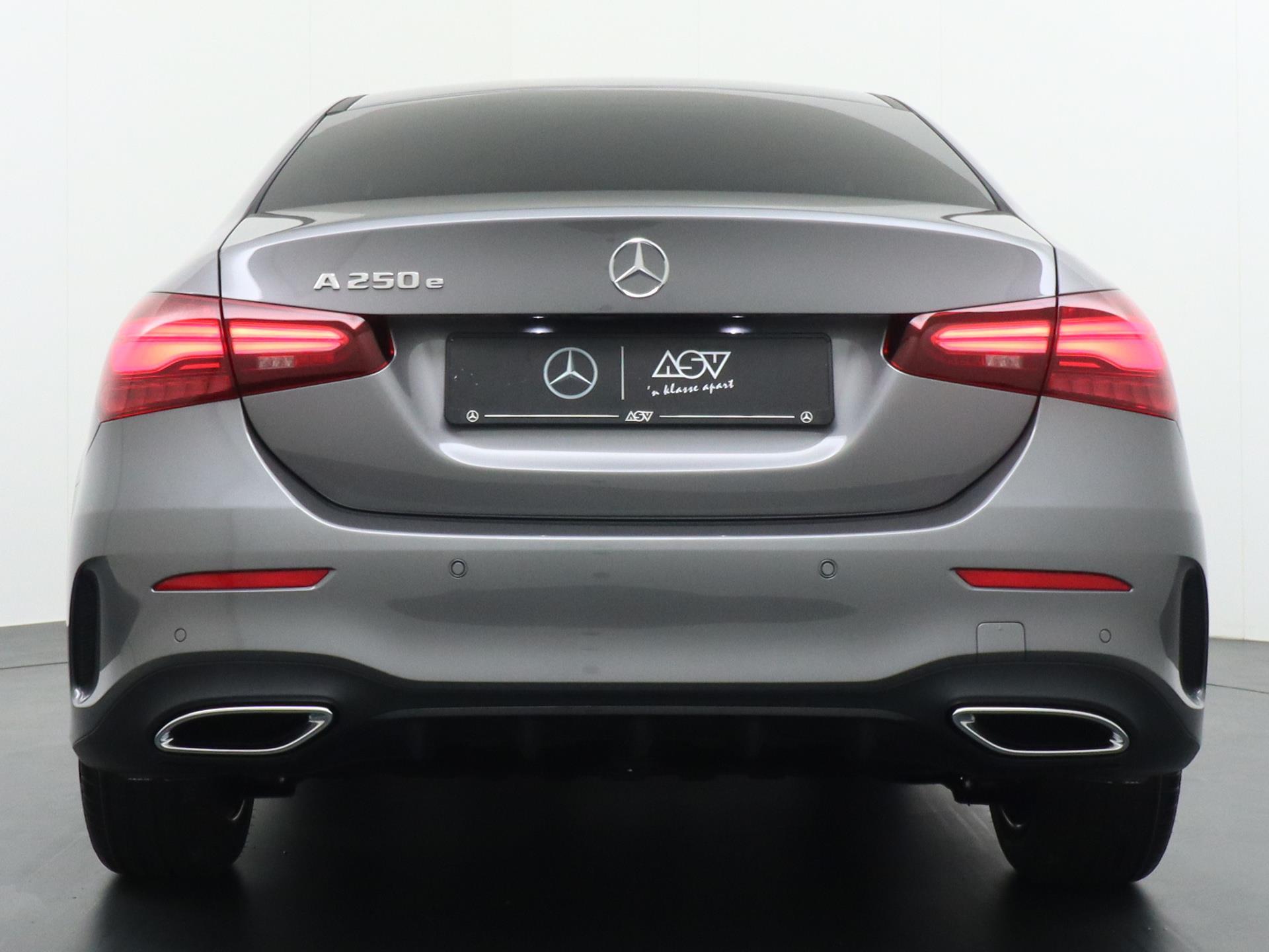 Mercedes-Benz A-Klasse 250 e Star Edition AMG Line 6