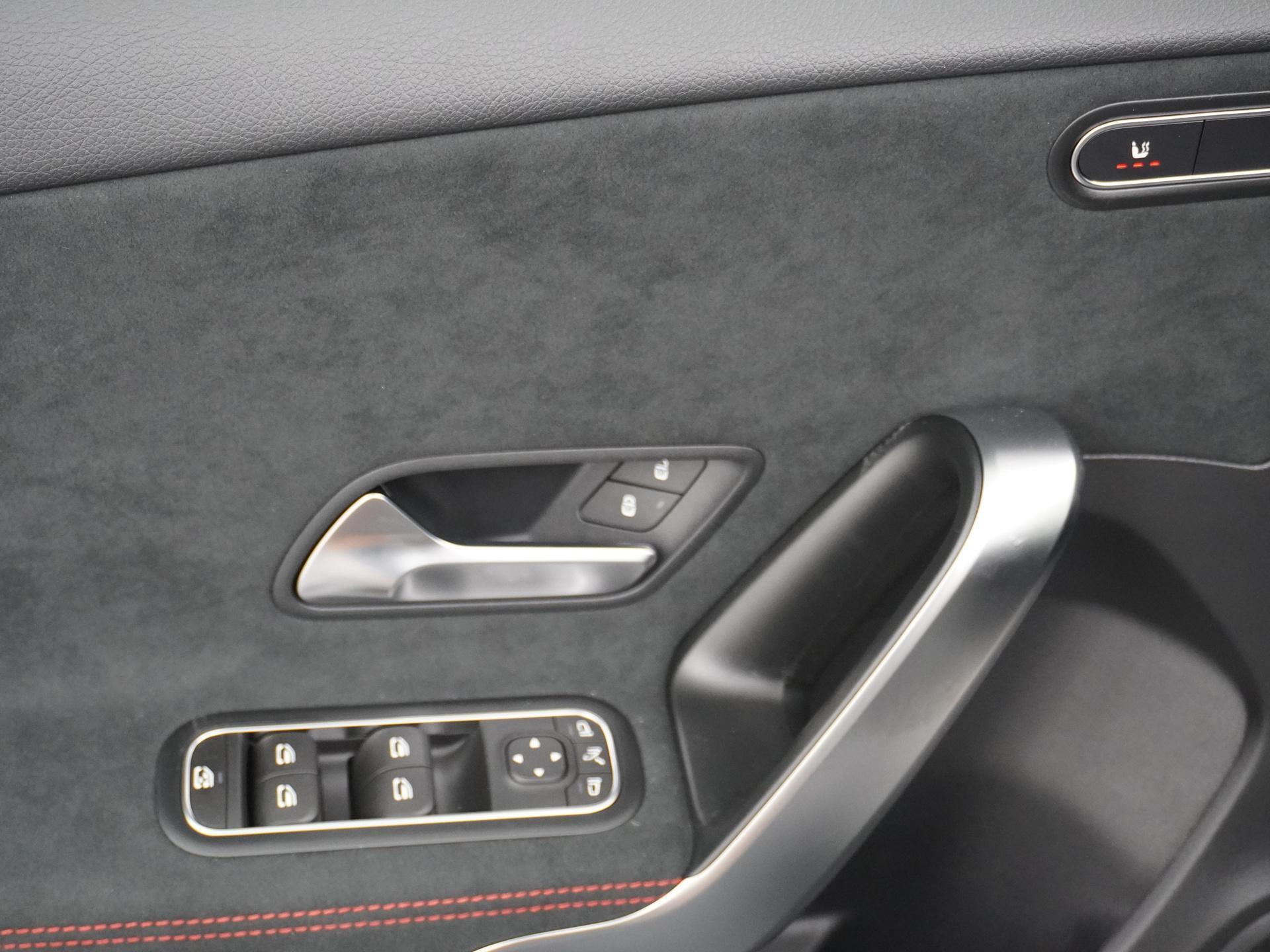 Mercedes-Benz A-Klasse 180 Star Edition AMG Line 18