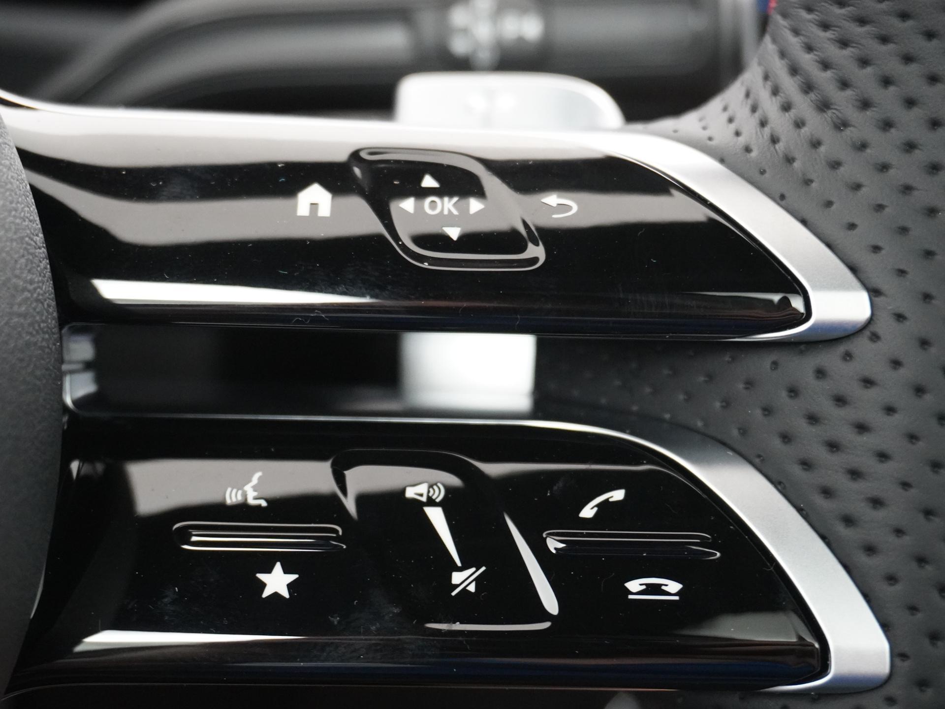 Mercedes-Benz A-Klasse 180 Star Edition AMG Line 30