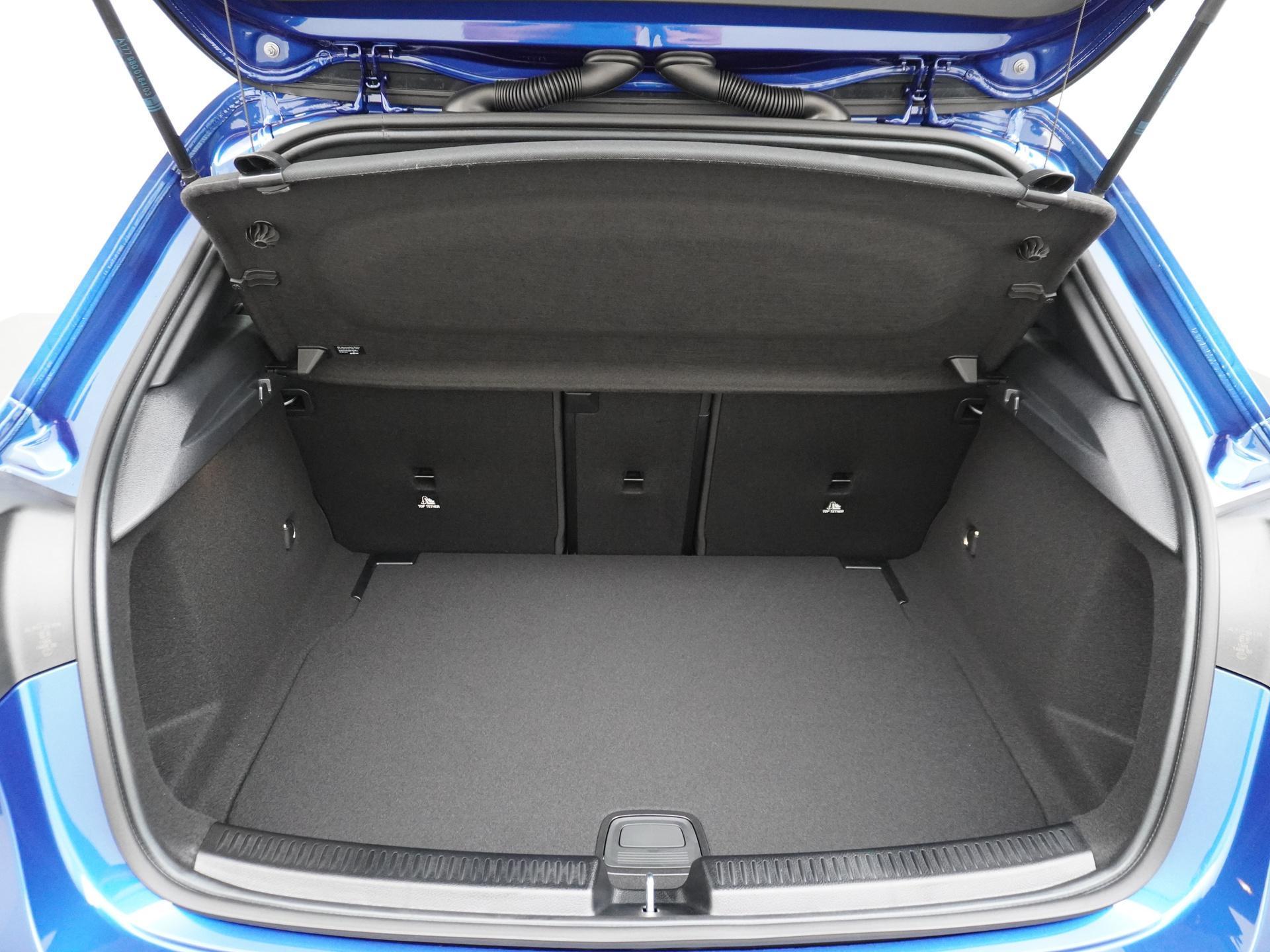 Mercedes-Benz A-Klasse 180 Star Edition AMG Line 16