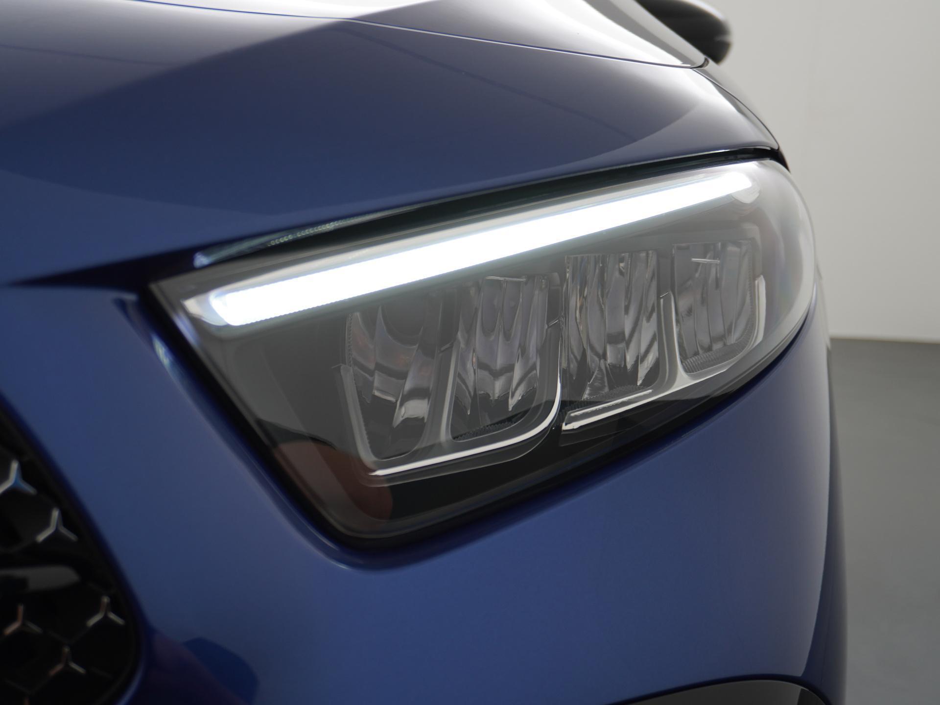 Mercedes-Benz A-Klasse 180 Star Edition AMG Line 18