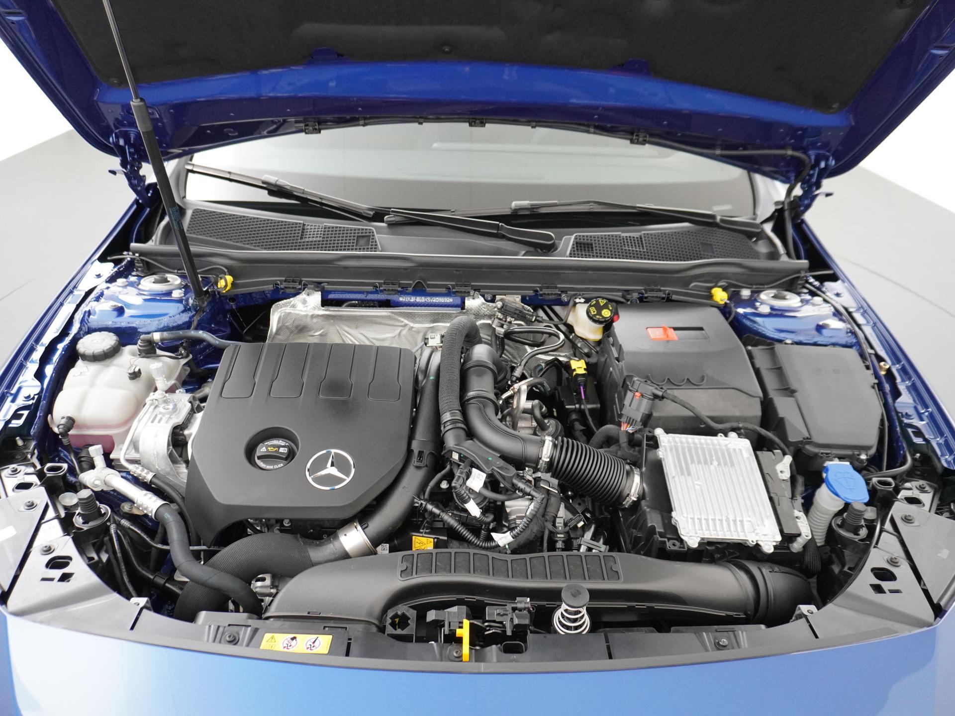 Mercedes-Benz A-Klasse 180 Star Edition AMG Line 19