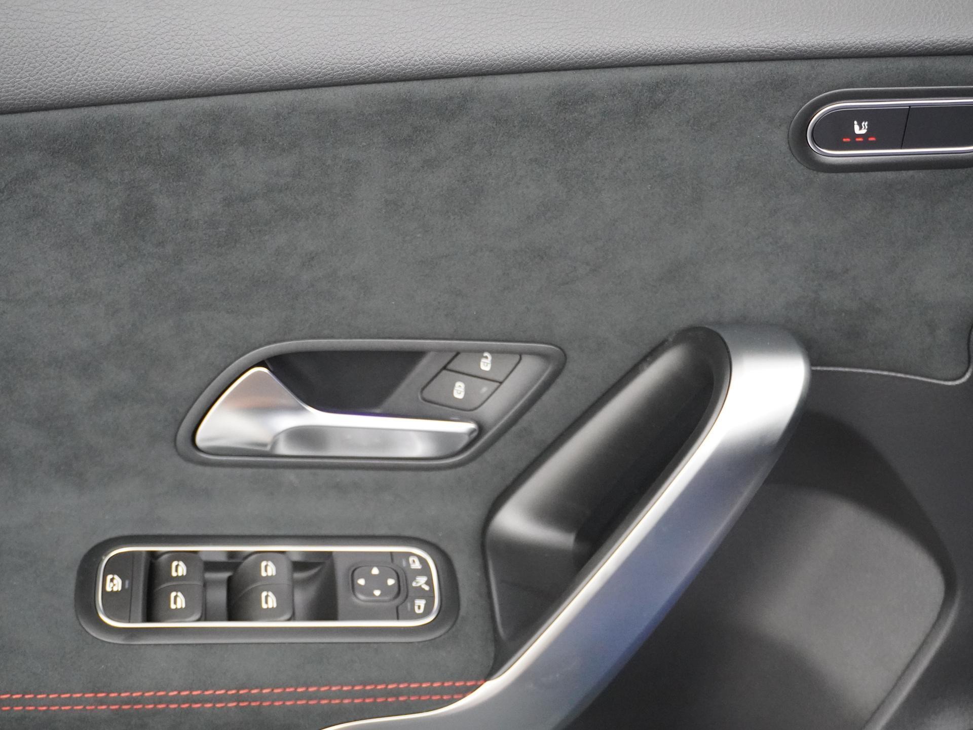 Mercedes-Benz A-Klasse 180 Star Edition AMG Line 20