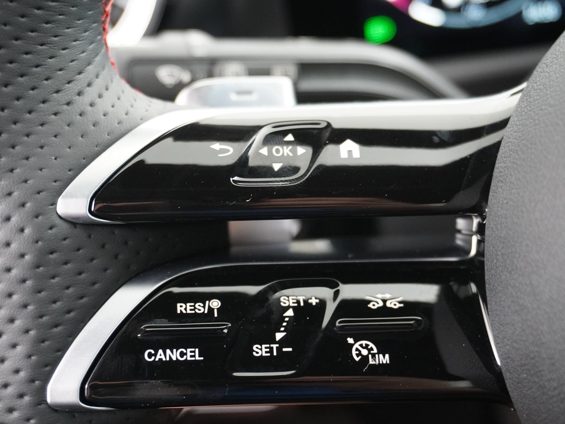 Mercedes-Benz A-Klasse 180 Star Edition AMG Line 30