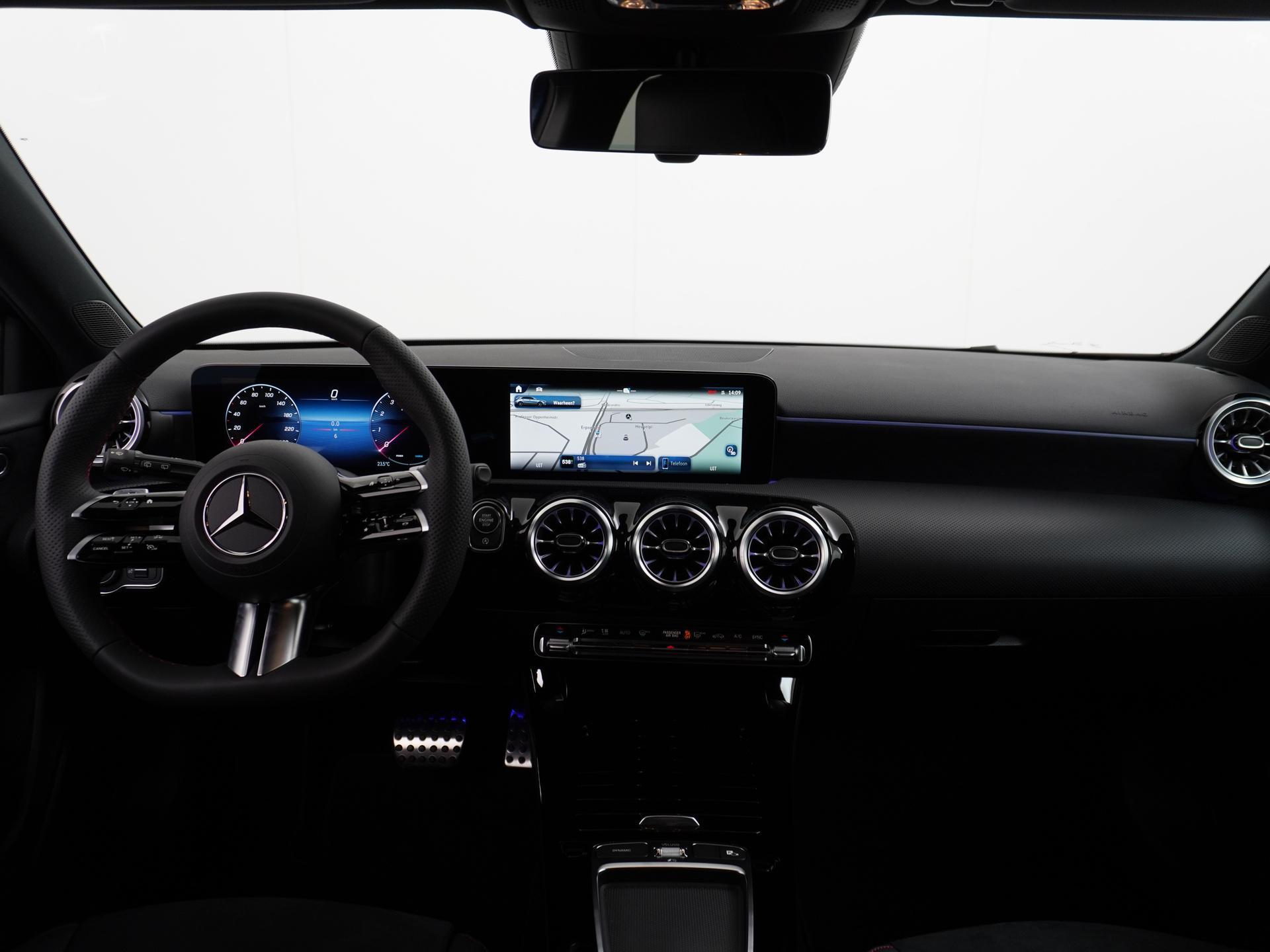 Mercedes-Benz A-Klasse 180 Star Edition AMG Line 4