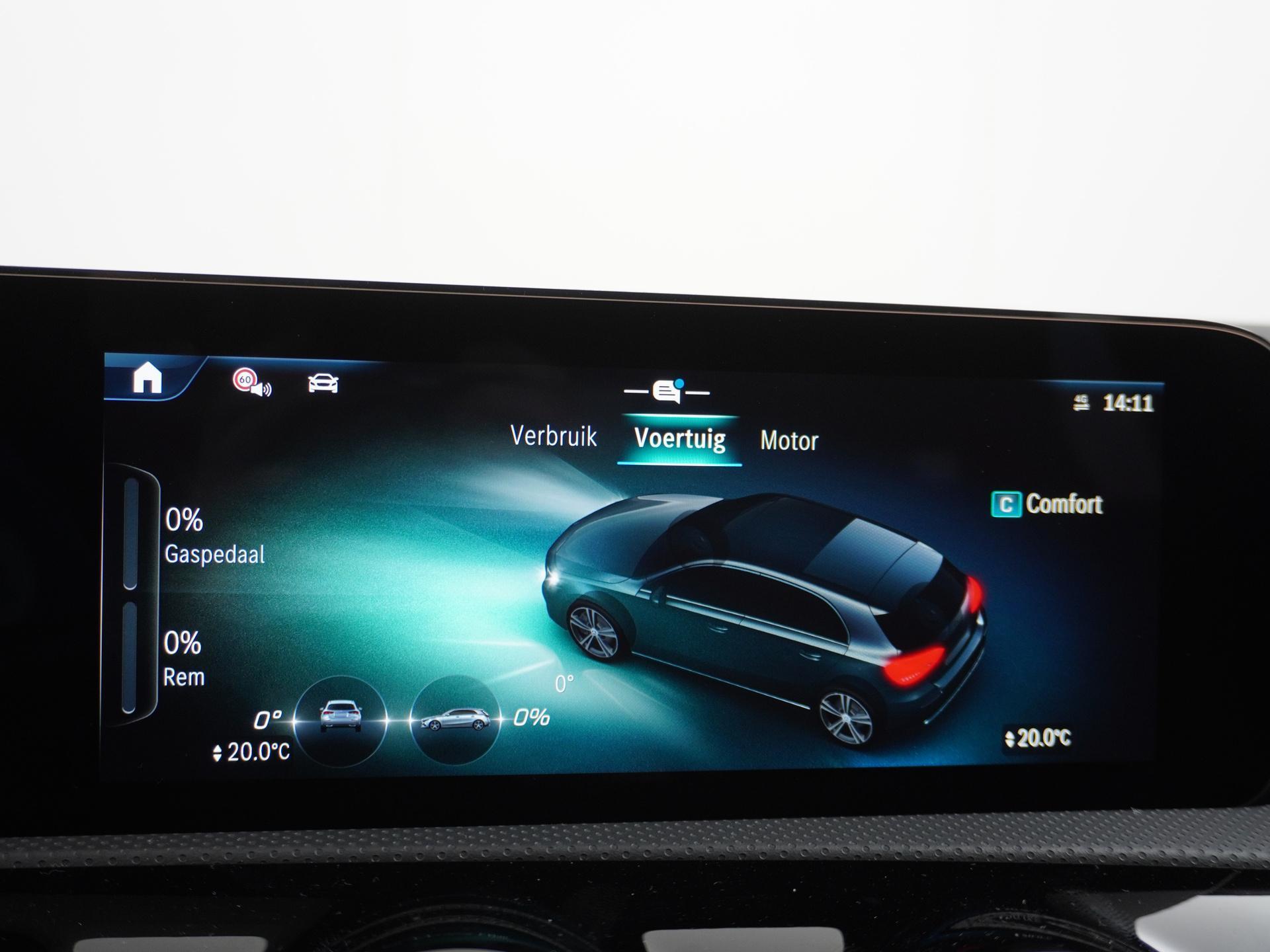 Mercedes-Benz A-Klasse 180 Star Edition AMG Line 42