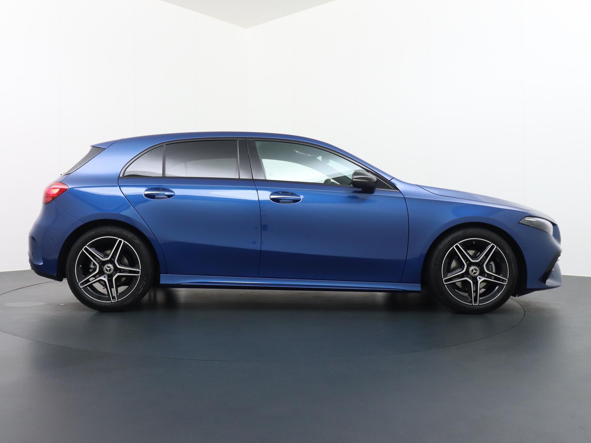 Mercedes-Benz A-Klasse 180 Star Edition AMG Line 9