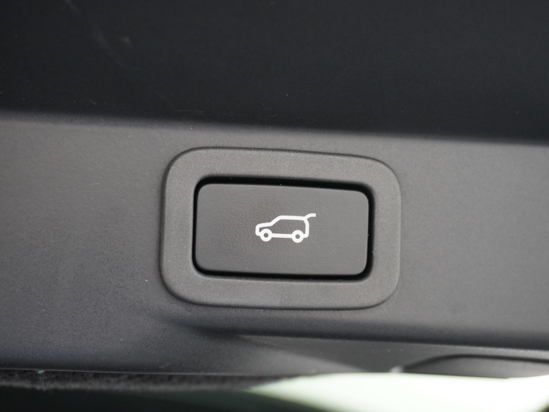 Land Rover Range Rover Sport 5.0 V8 Supercharged SVR 13