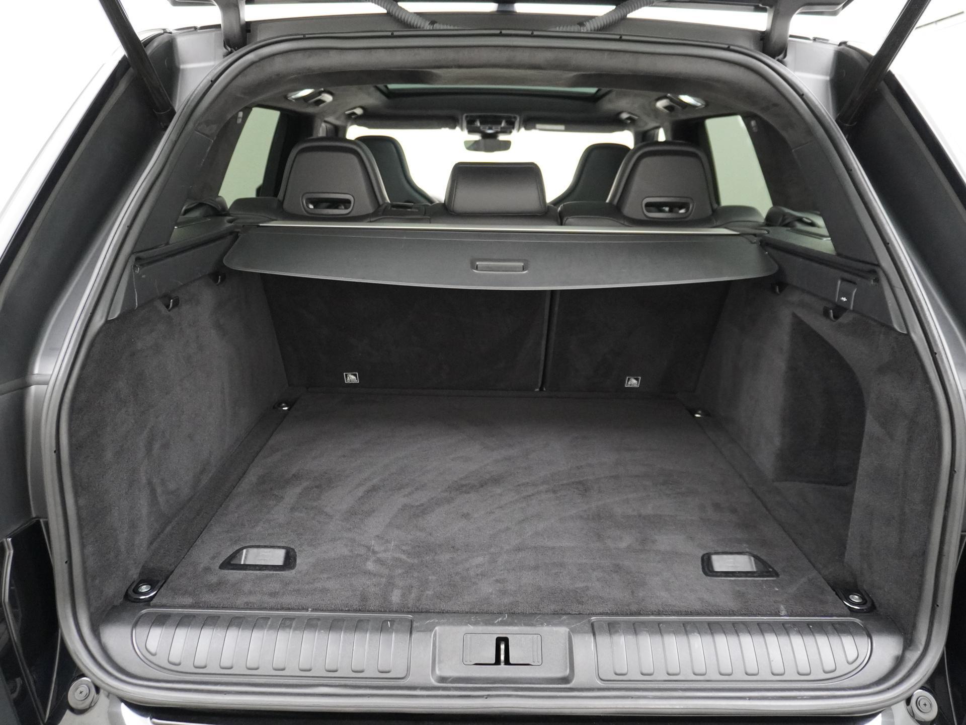 Land Rover Range Rover Sport 5.0 V8 Supercharged SVR 37