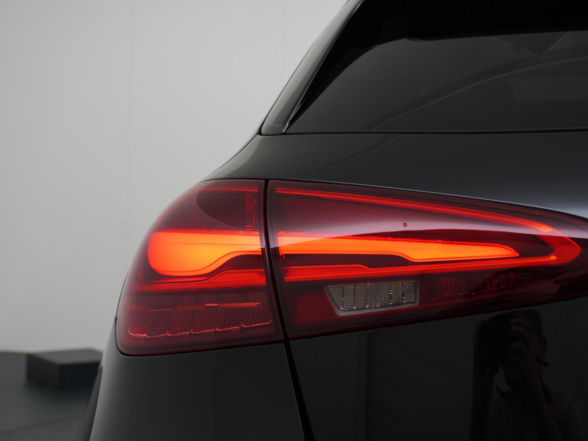 Mercedes-Benz A-Klasse 180 Star Edition AMG Line Plus 15