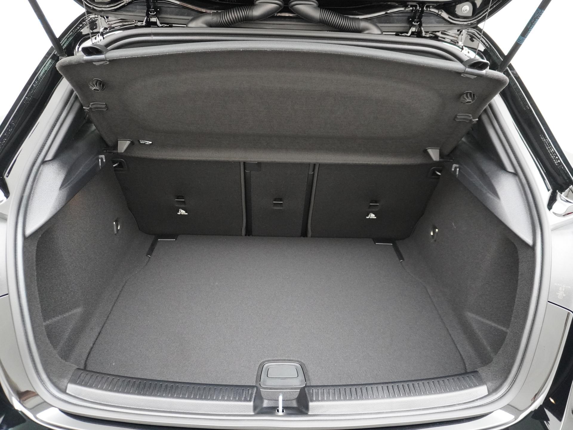 Mercedes-Benz A-Klasse 180 Star Edition AMG Line Plus 16