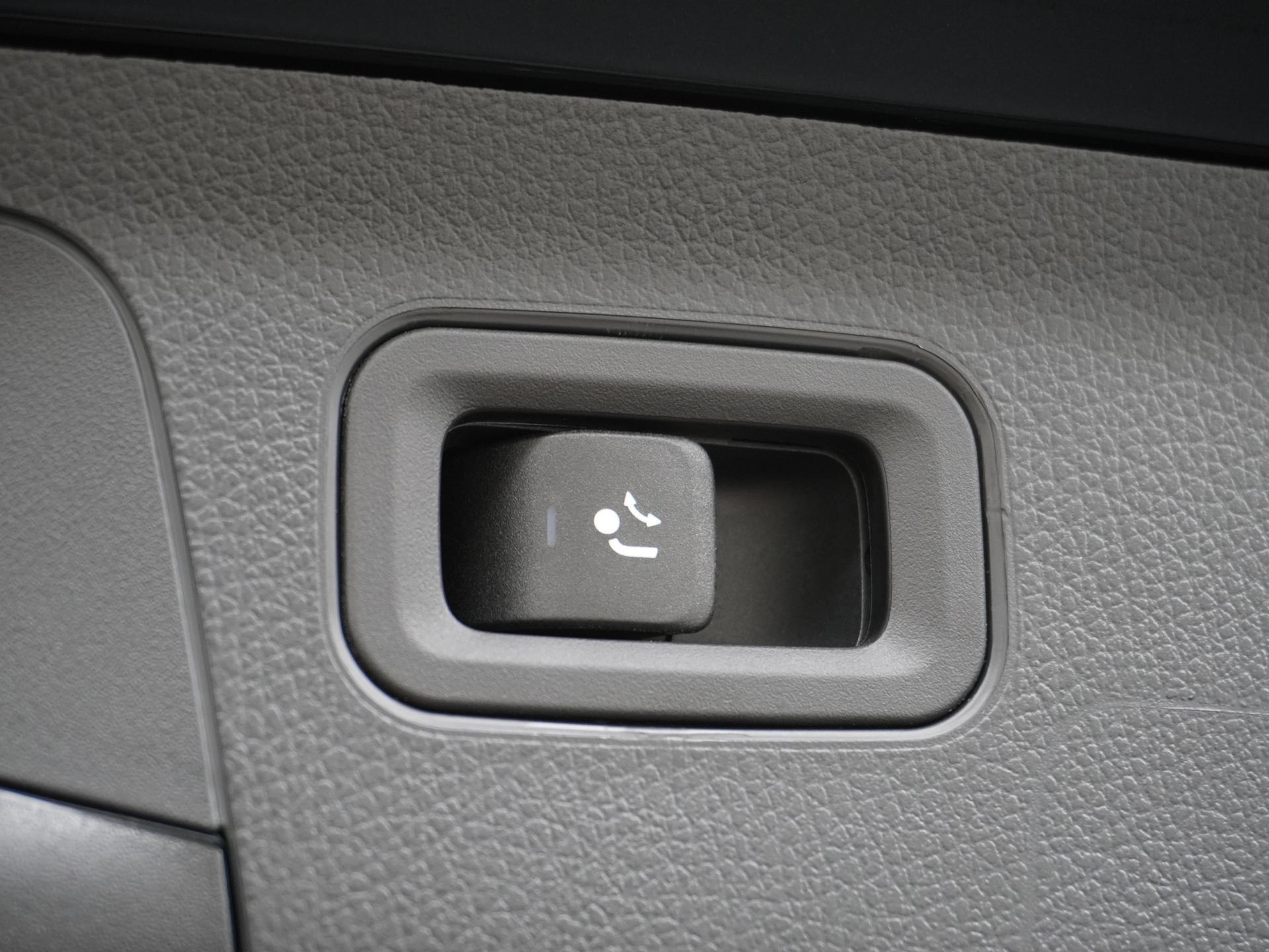 Mercedes-Benz A-Klasse 180 Star Edition AMG Line Plus 17