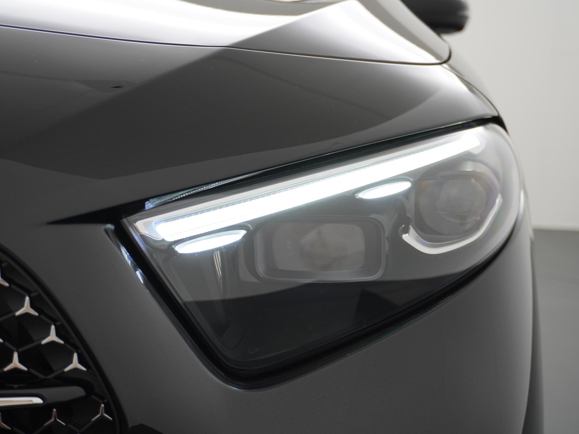 Mercedes-Benz A-Klasse 180 Star Edition AMG Line Plus 19