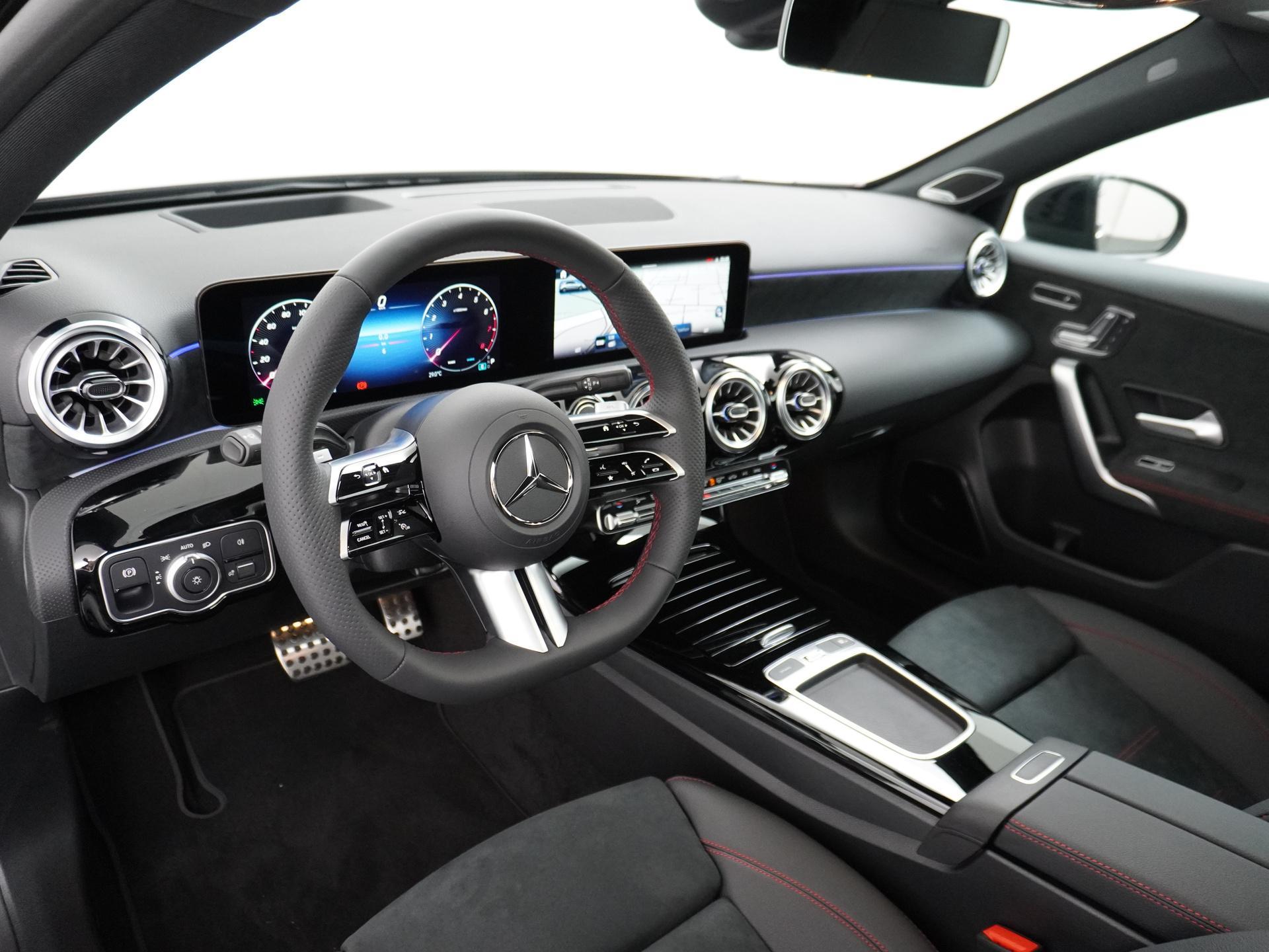 Mercedes-Benz A-Klasse 180 Star Edition AMG Line Plus 21