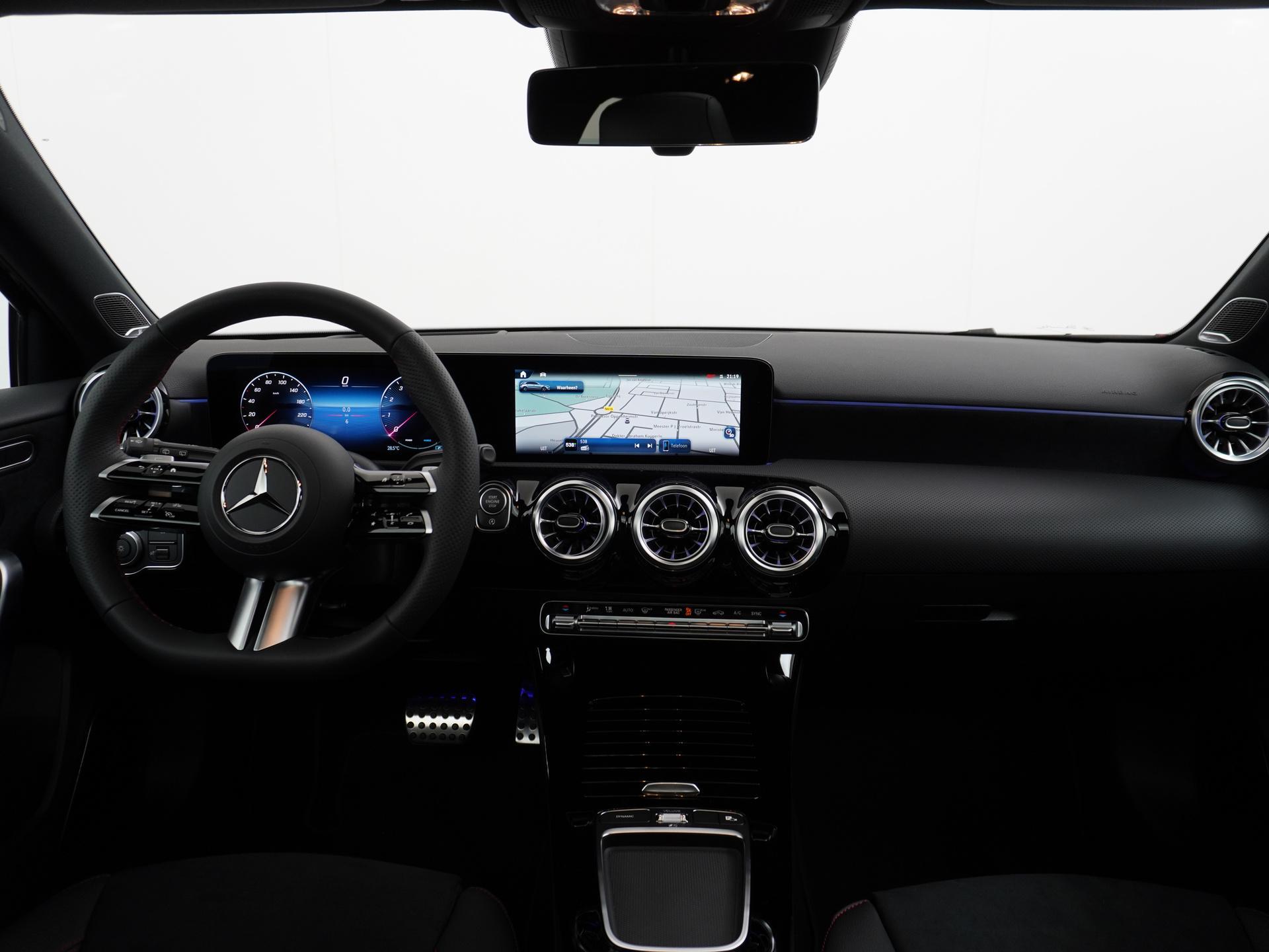 Mercedes-Benz A-Klasse 180 Star Edition AMG Line Plus 26