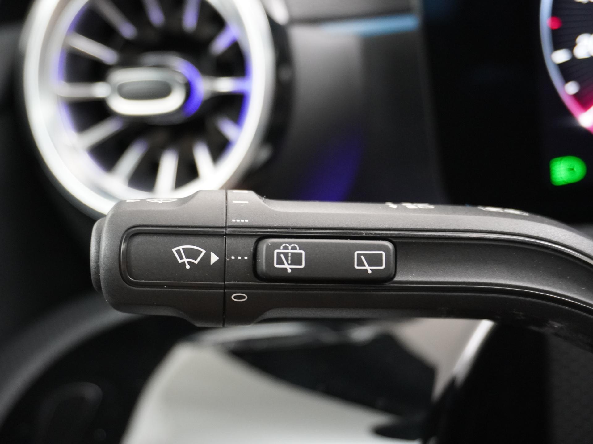 Mercedes-Benz A-Klasse 180 Star Edition AMG Line Plus 29