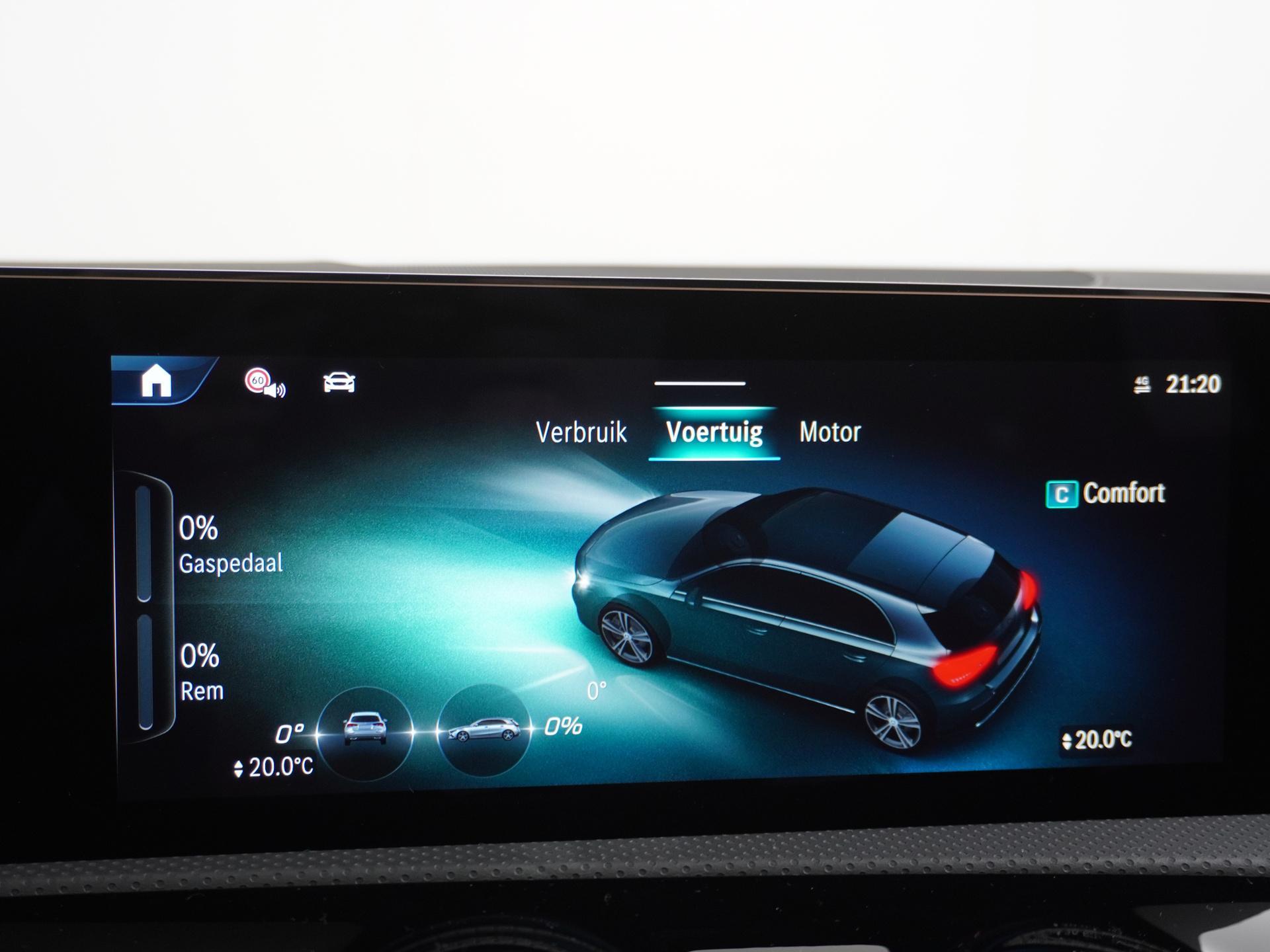 Mercedes-Benz A-Klasse 180 Star Edition AMG Line Plus 44