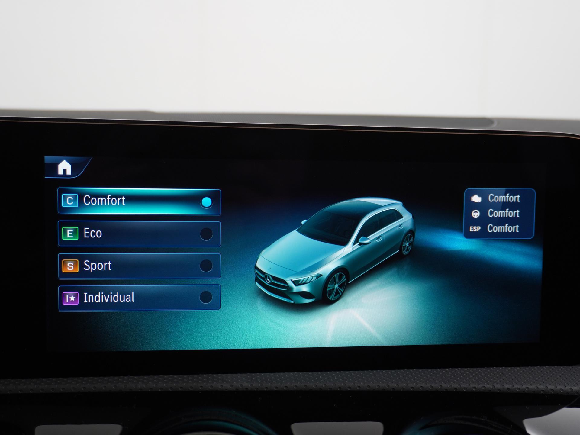 Mercedes-Benz A-Klasse 180 Star Edition AMG Line Plus 48