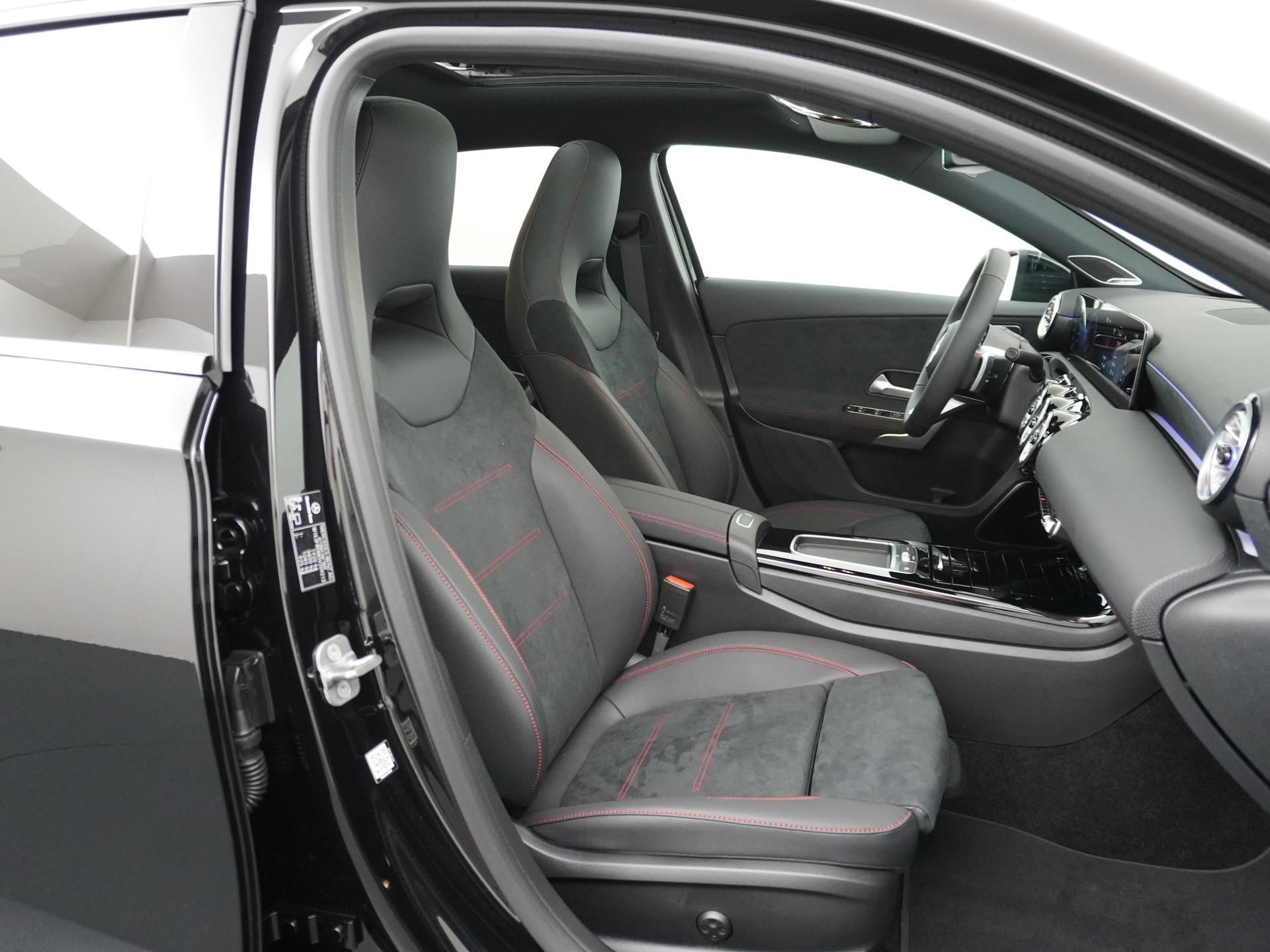 Mercedes-Benz A-Klasse 180 Star Edition AMG Line Plus 52