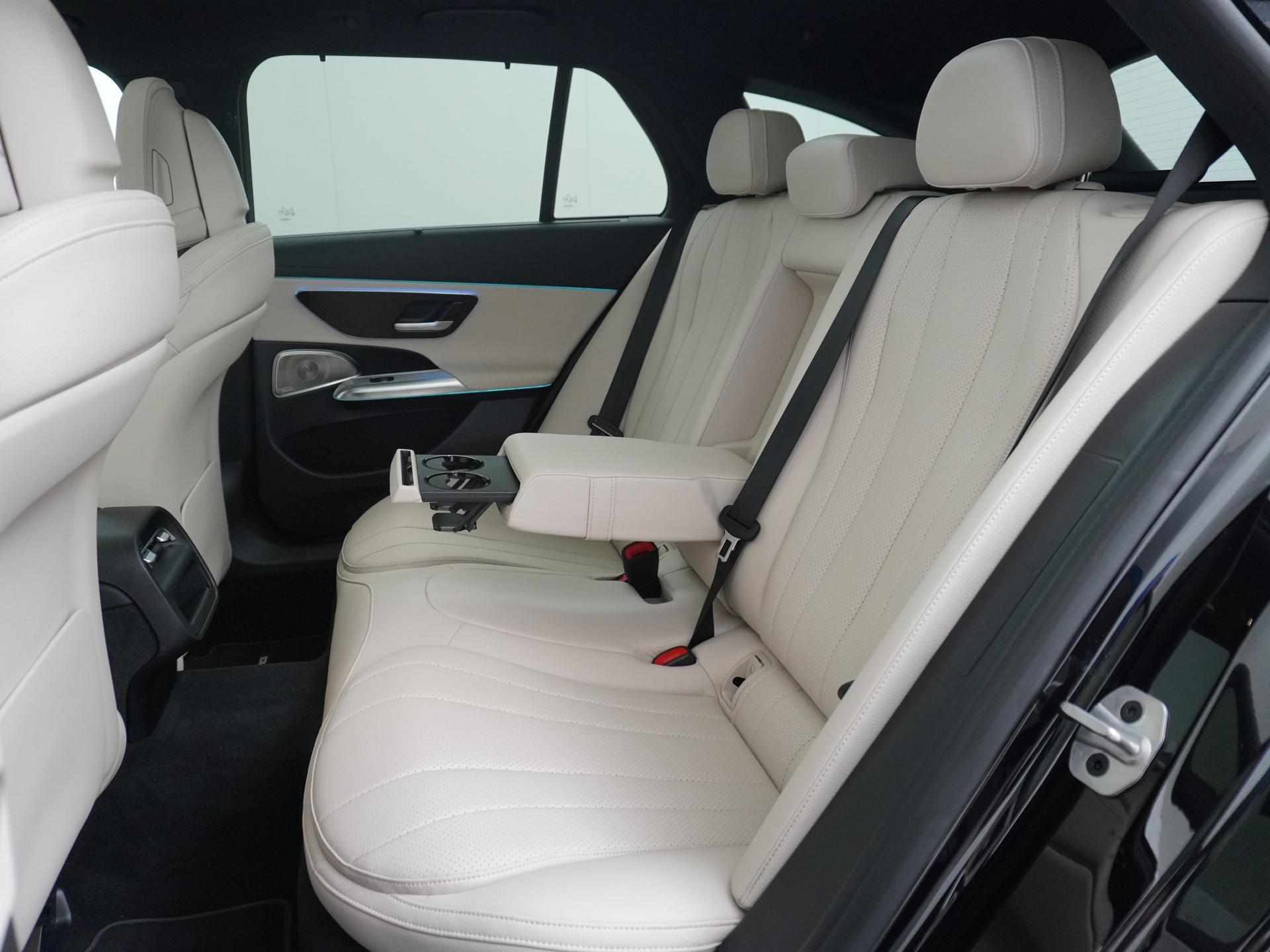 Mercedes-Benz E-Klasse 300 e AMG Line 13