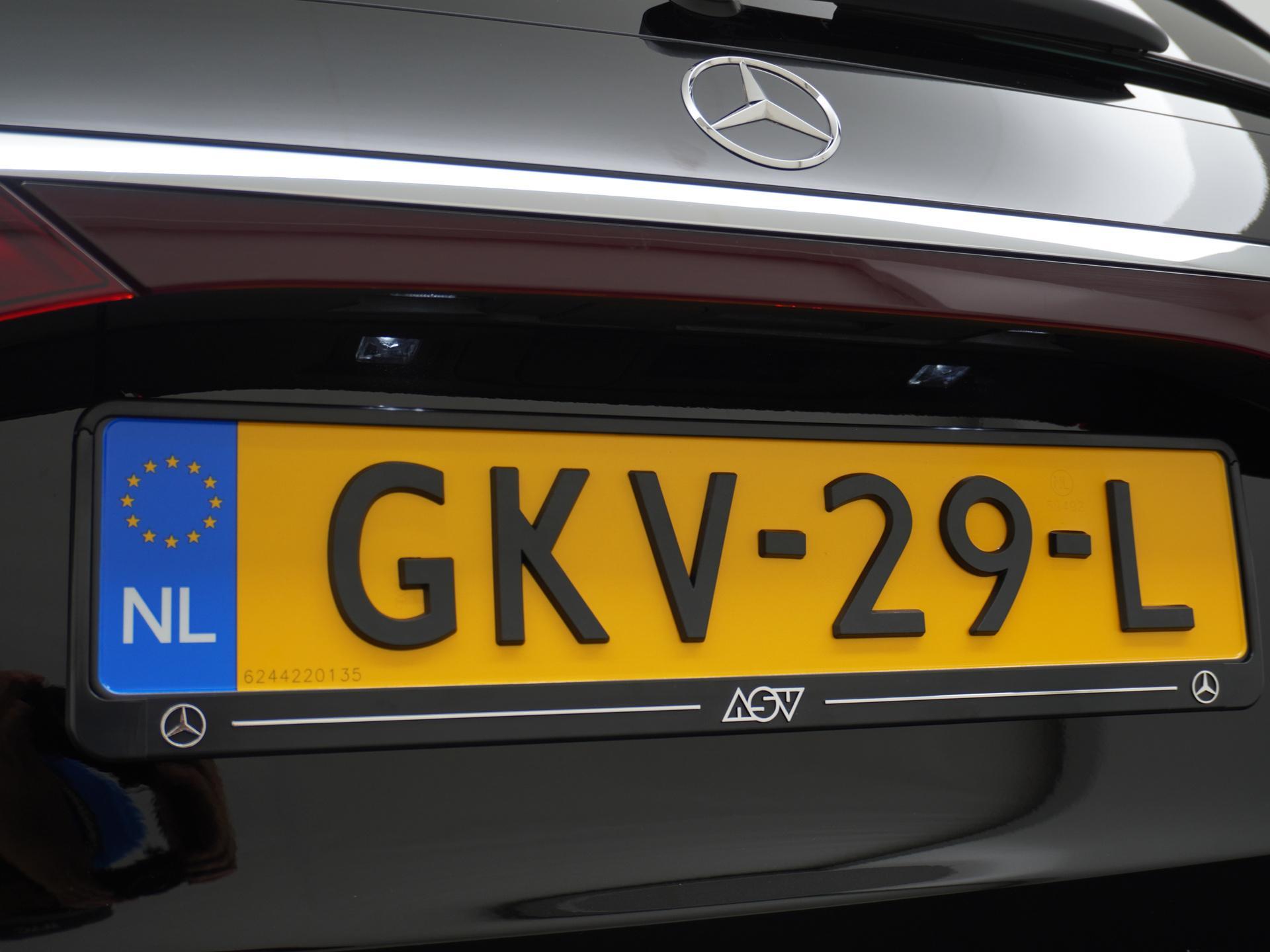 Mercedes-Benz E-Klasse 300 e AMG Line 19