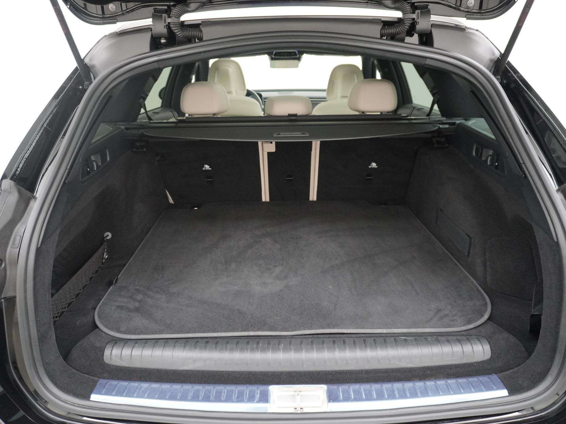 Mercedes-Benz E-Klasse 300 e AMG Line 20