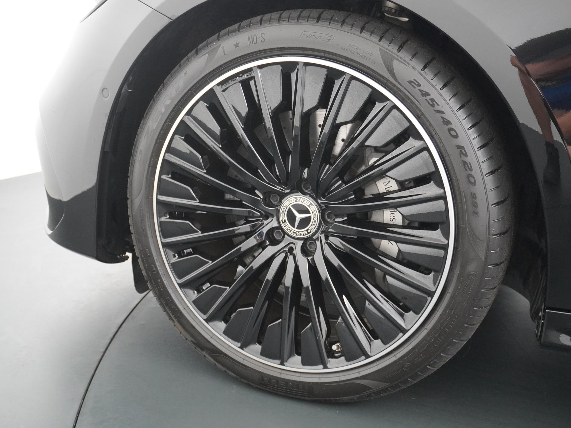 Mercedes-Benz E-Klasse 300 e AMG Line 23