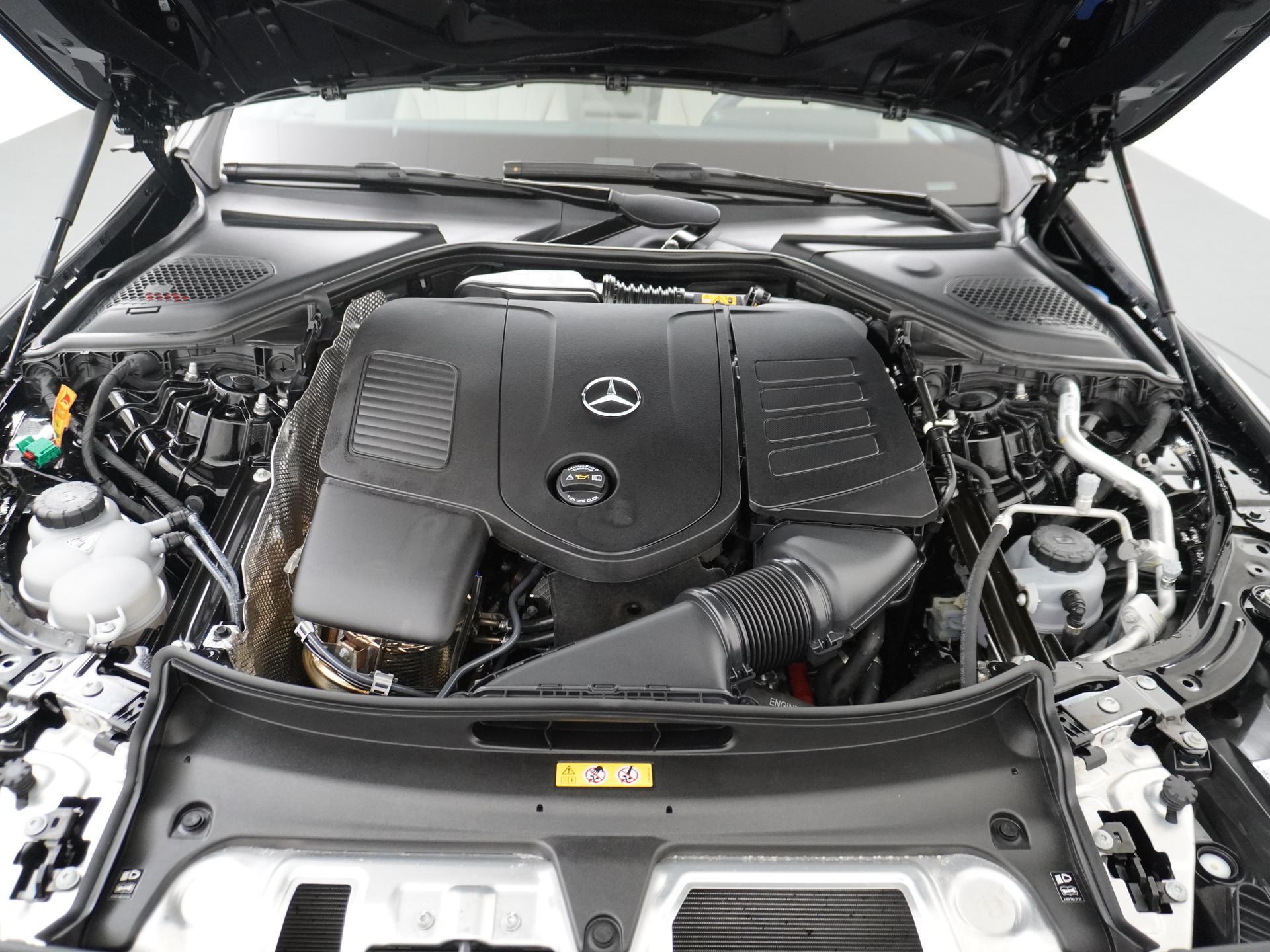 Mercedes-Benz E-Klasse 300 e AMG Line 26