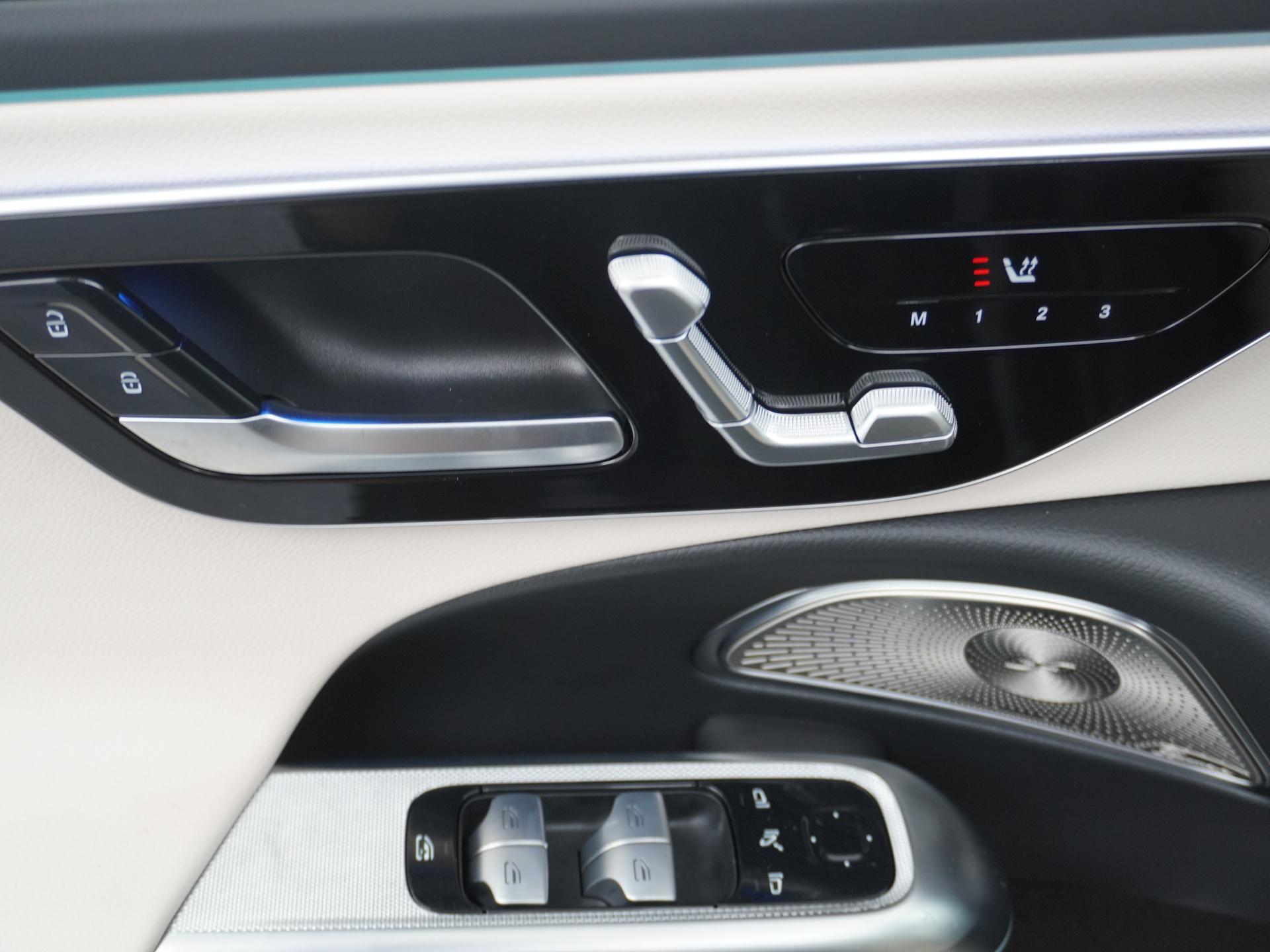 Mercedes-Benz E-Klasse 300 e AMG Line 27