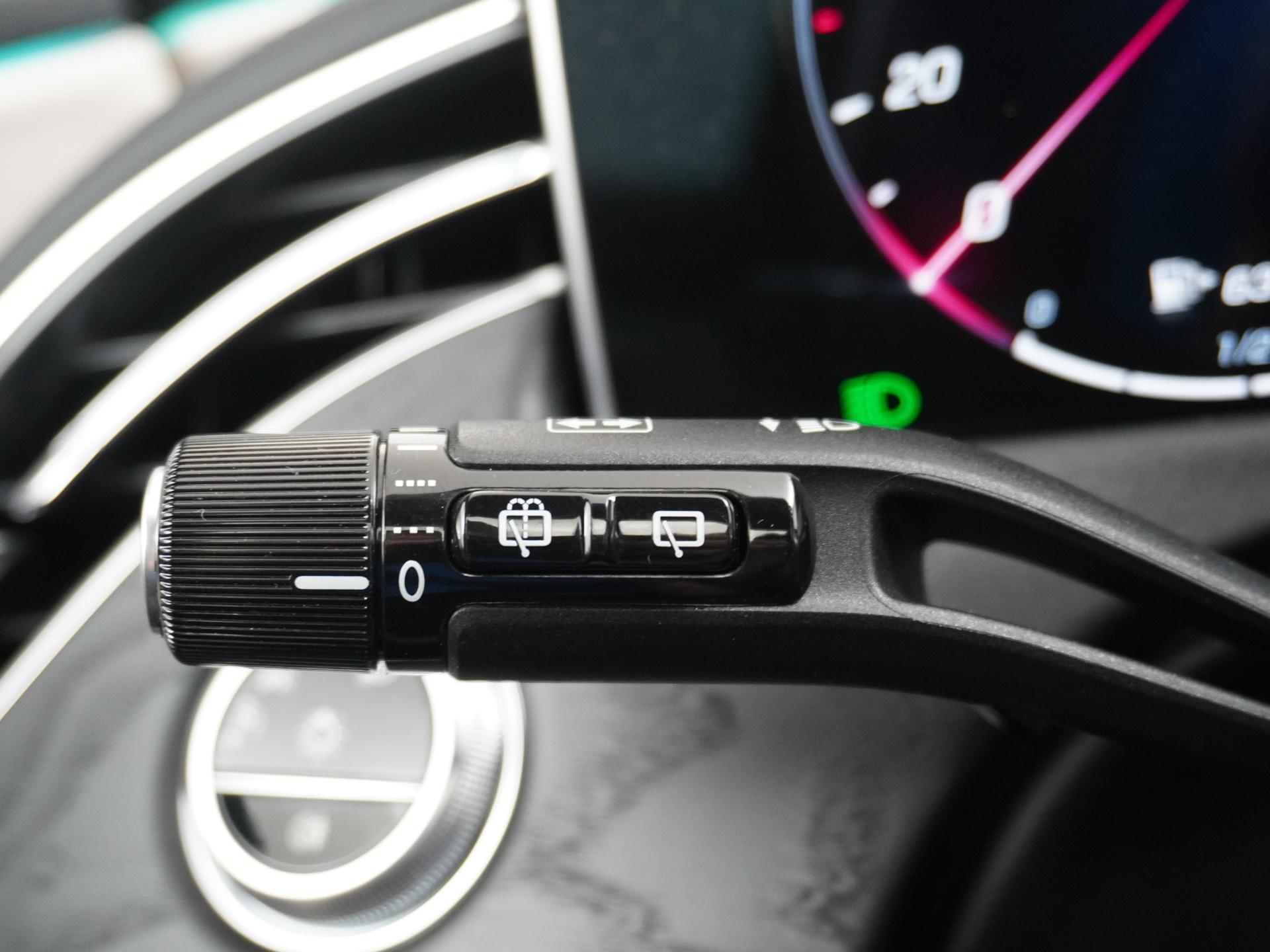 Mercedes-Benz E-Klasse 300 e AMG Line 32