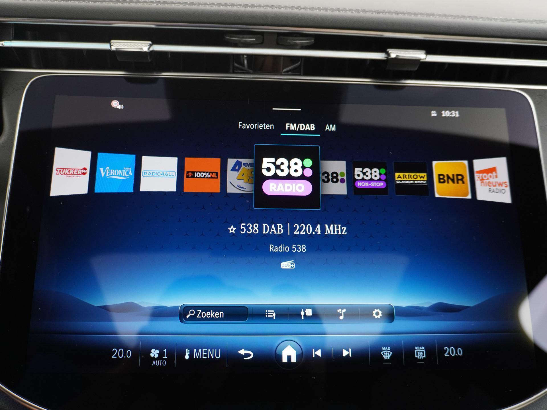 Mercedes-Benz E-Klasse 300 e AMG Line 42