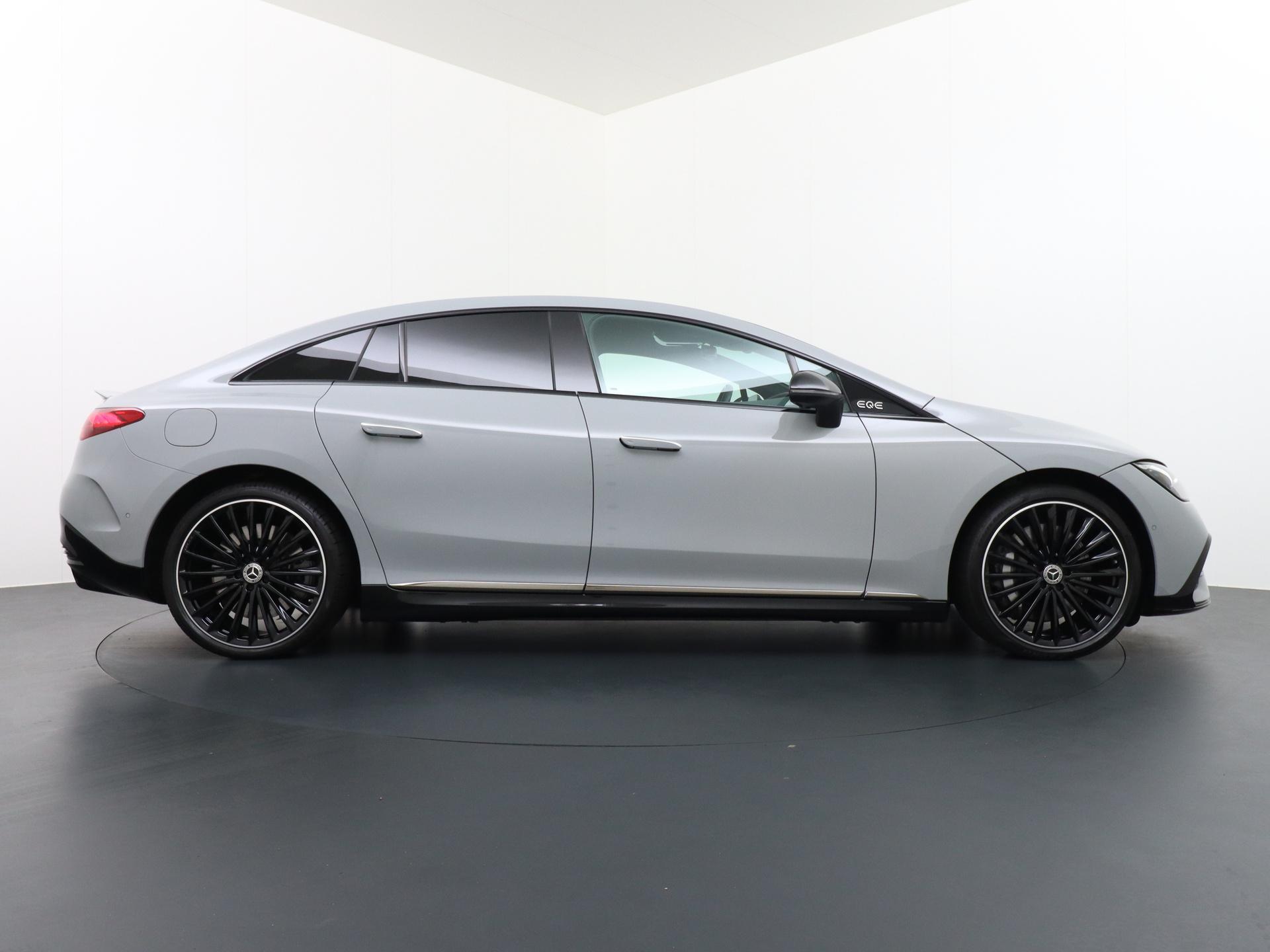 Mercedes-Benz EQE 300 AMG Line 89 kWh 8