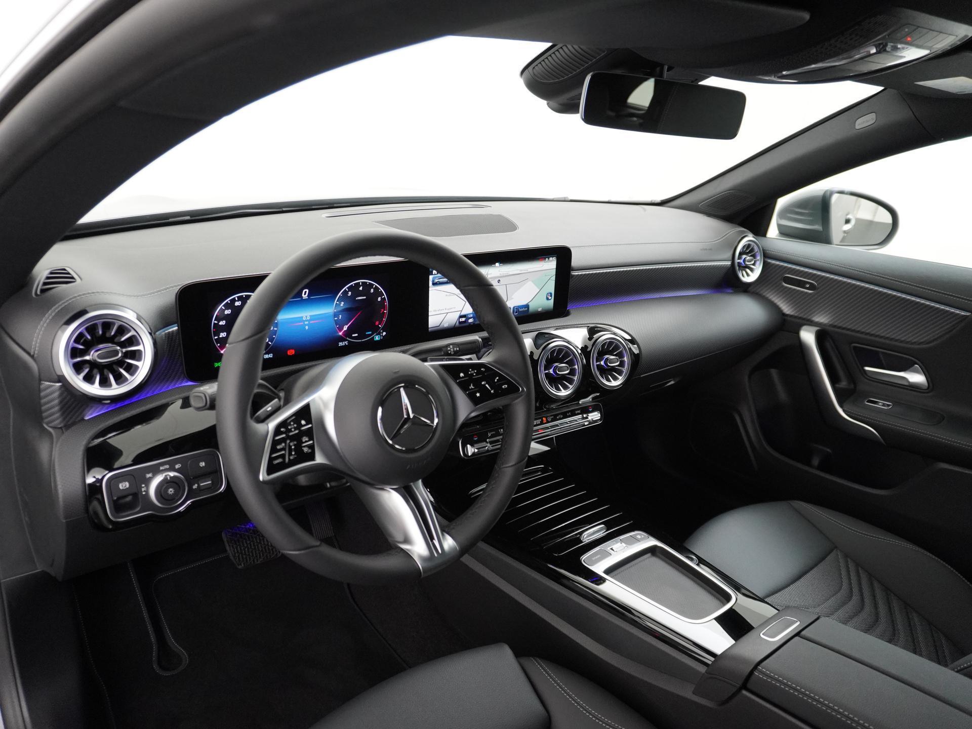 Mercedes-Benz CLA-Klasse Shooting Brake 180 Star Edition Luxury Line 1