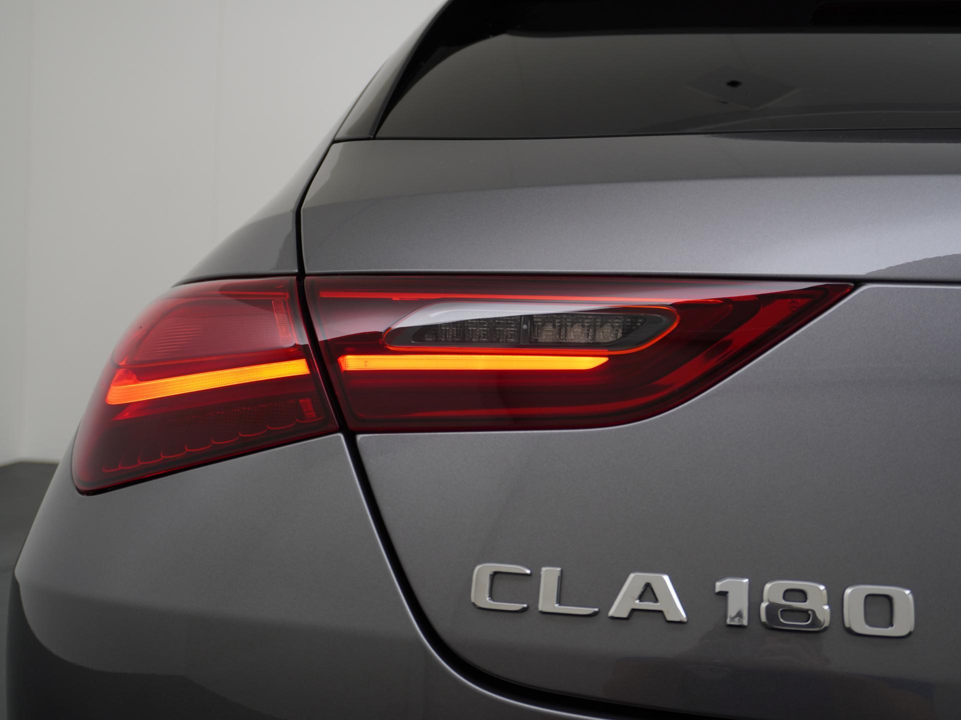 Mercedes-Benz CLA-Klasse Shooting Brake 180 Star Edition Luxury Line 15
