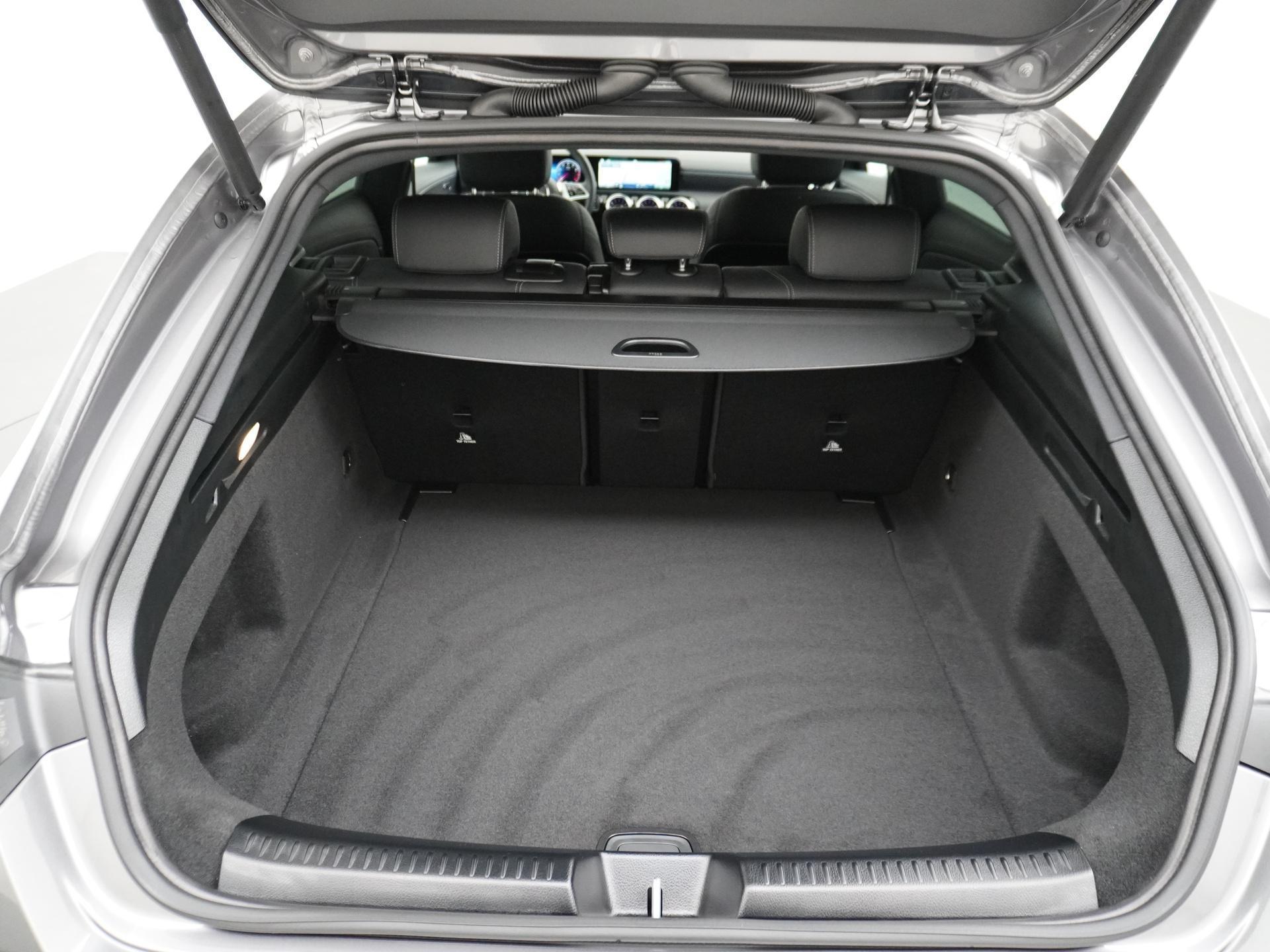 Mercedes-Benz CLA-Klasse Shooting Brake 180 Star Edition Luxury Line 16