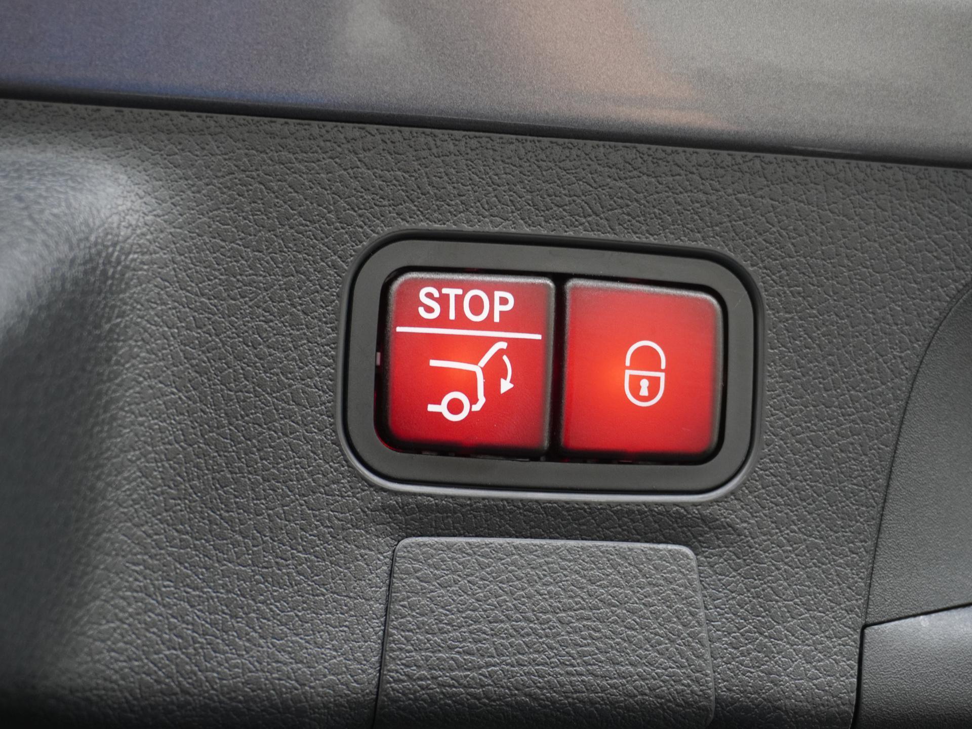 Mercedes-Benz CLA-Klasse Shooting Brake 180 Star Edition Luxury Line 17