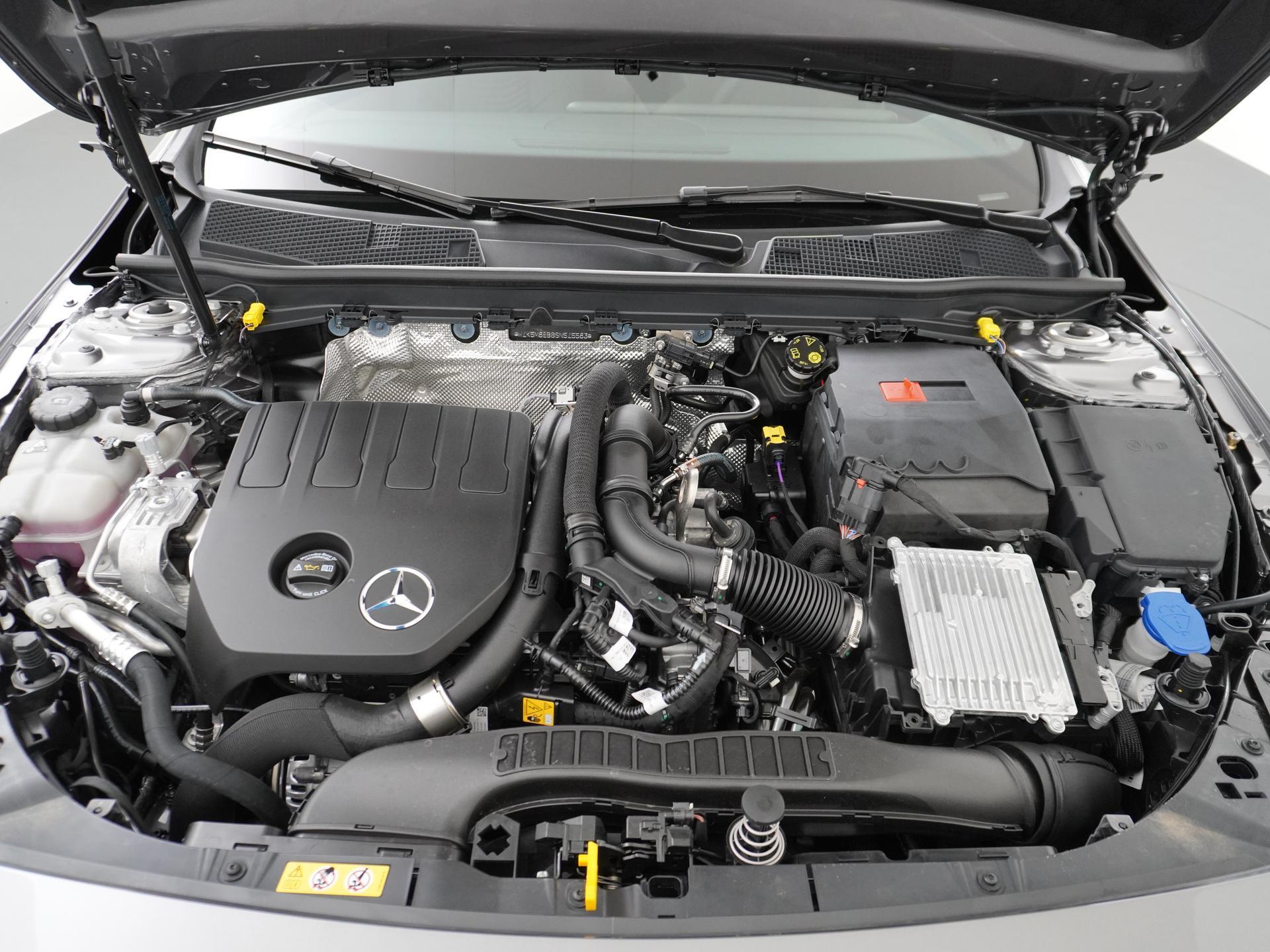 Mercedes-Benz CLA-Klasse Shooting Brake 180 Star Edition Luxury Line 19