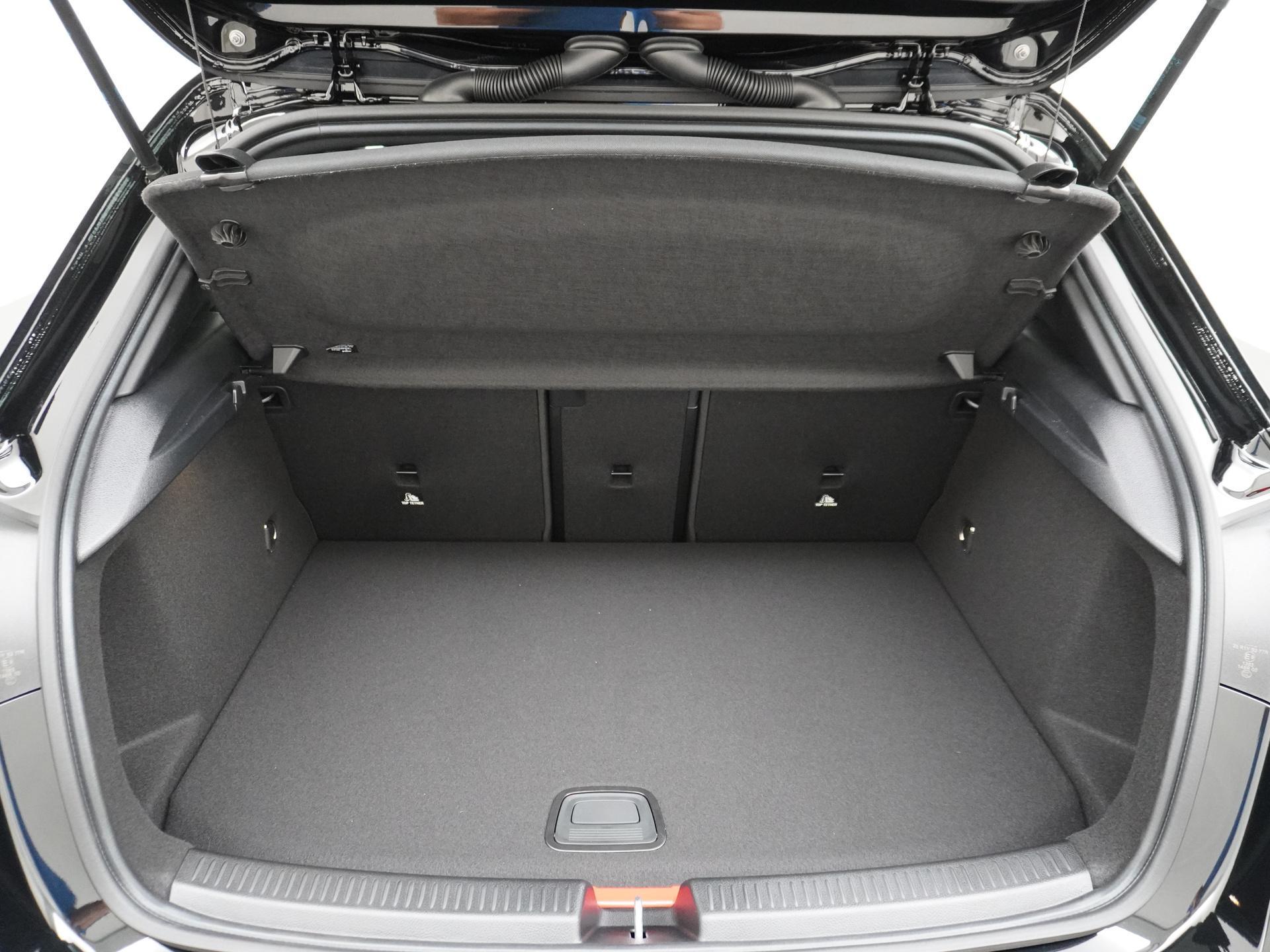 Mercedes-Benz A-Klasse 250 e Star Edition AMG Line Plus 17