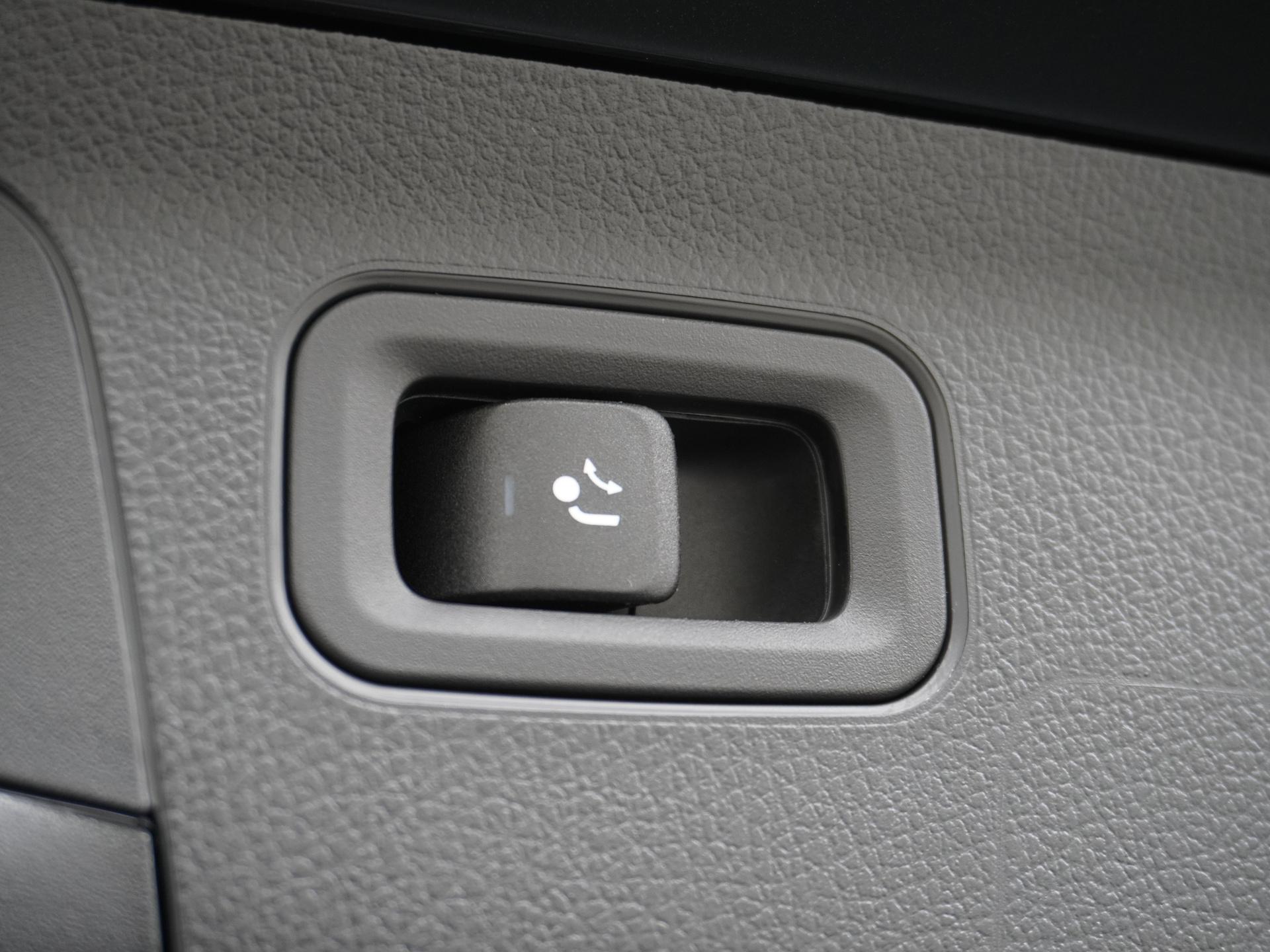 Mercedes-Benz A-Klasse 250 e Star Edition AMG Line Plus 19